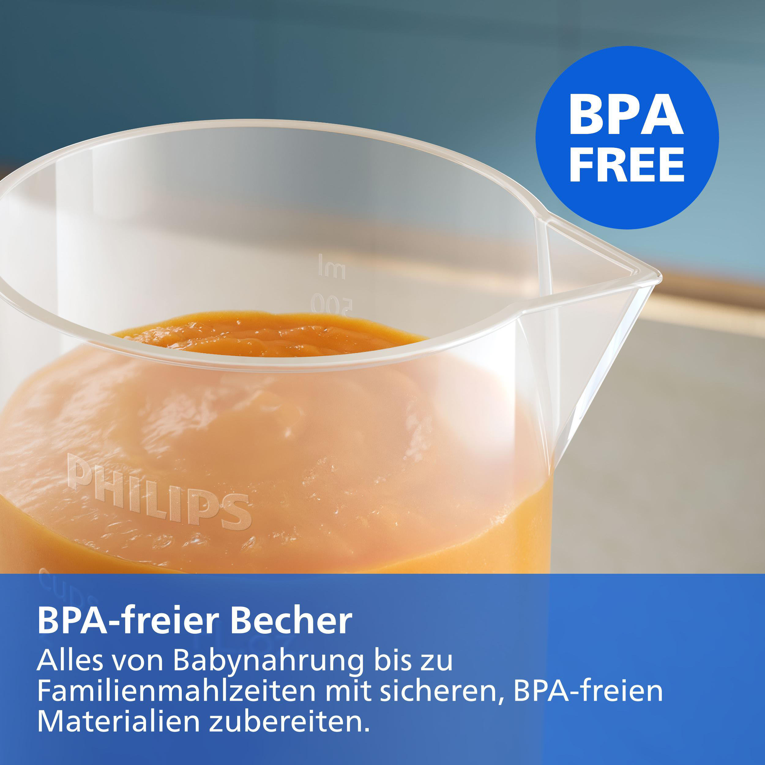 Ein transparenter Becher mit oranger Babynahrung, Philips-Logo und blauem BPA-frei-Sticker.