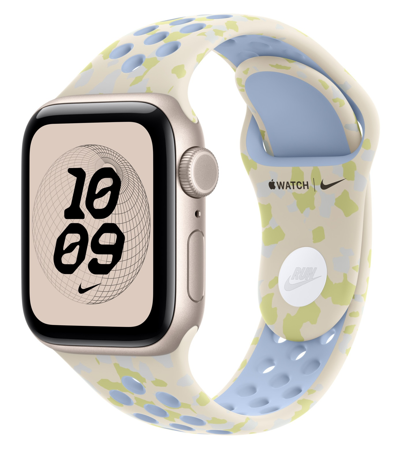 Apple Watch Nike z kremowym paskiem sportowym w moro i cyfrową tarczą pokazującą 10:09.
