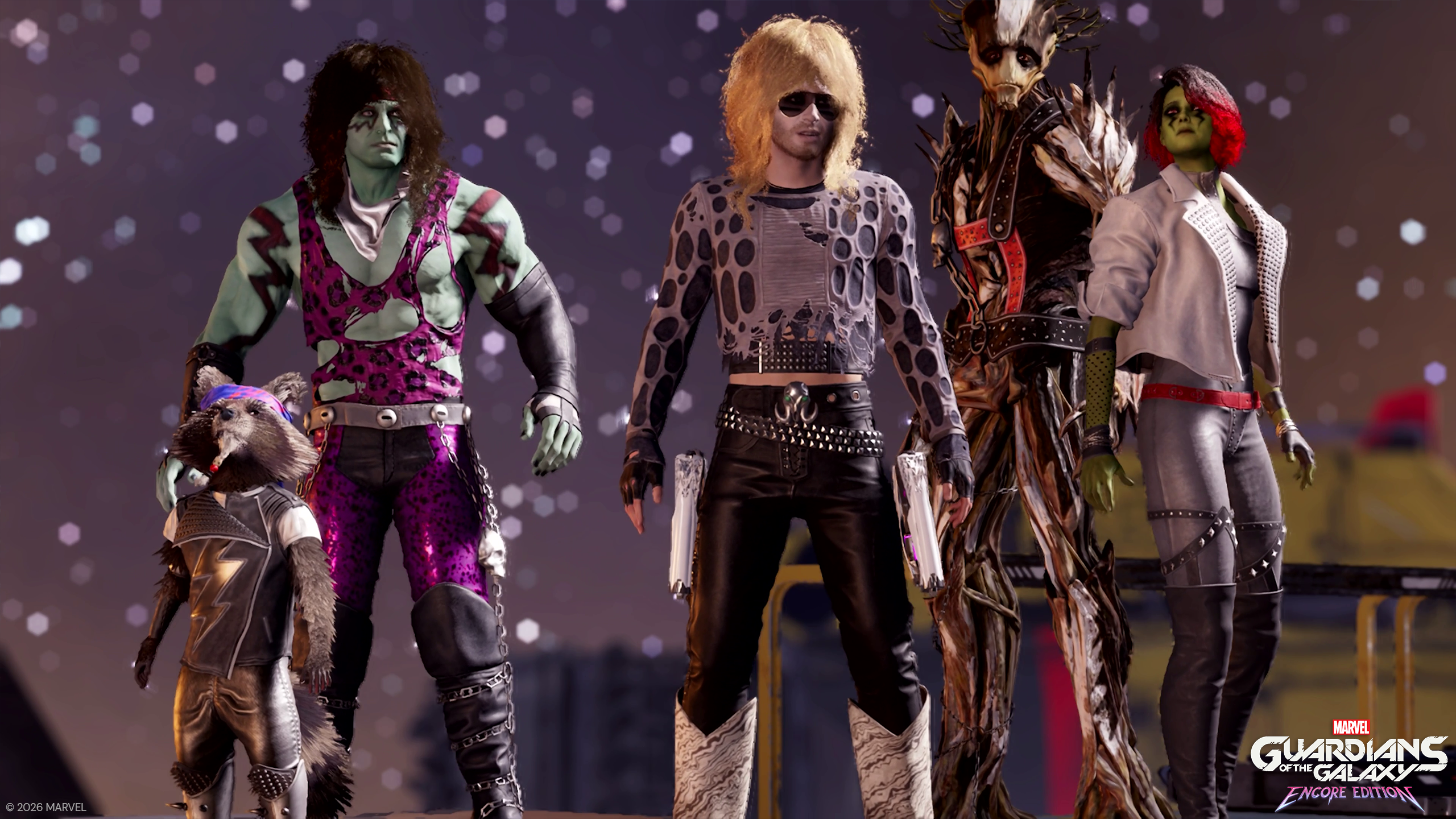 Cinq personnages des Gardiens de la Galaxie en tenues rock se tiennent devant un fond flou.