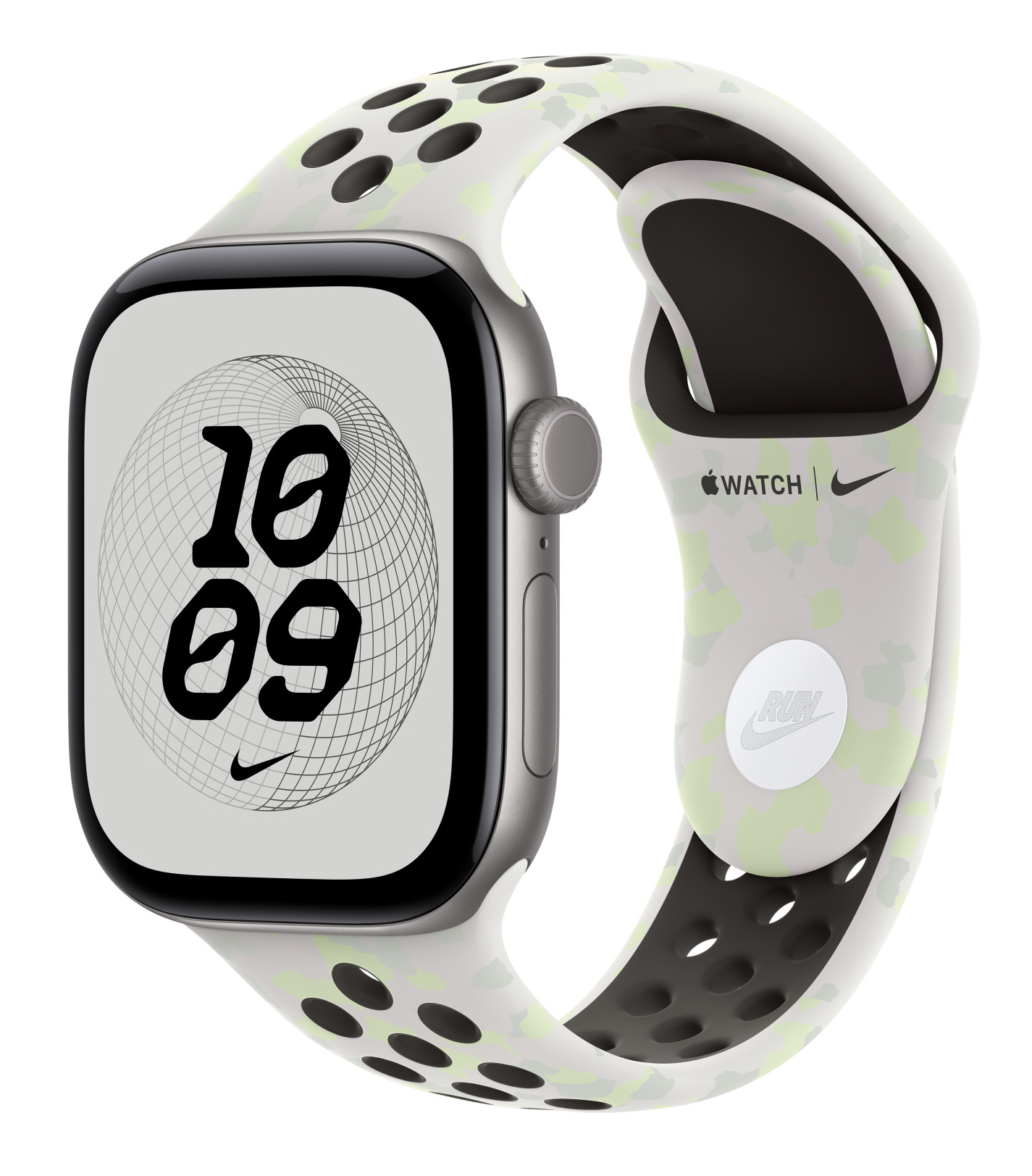Apple Watch Nike z jasnoszarym wzorzystym paskiem sportowym i cyfrową tarczą na białym tle.