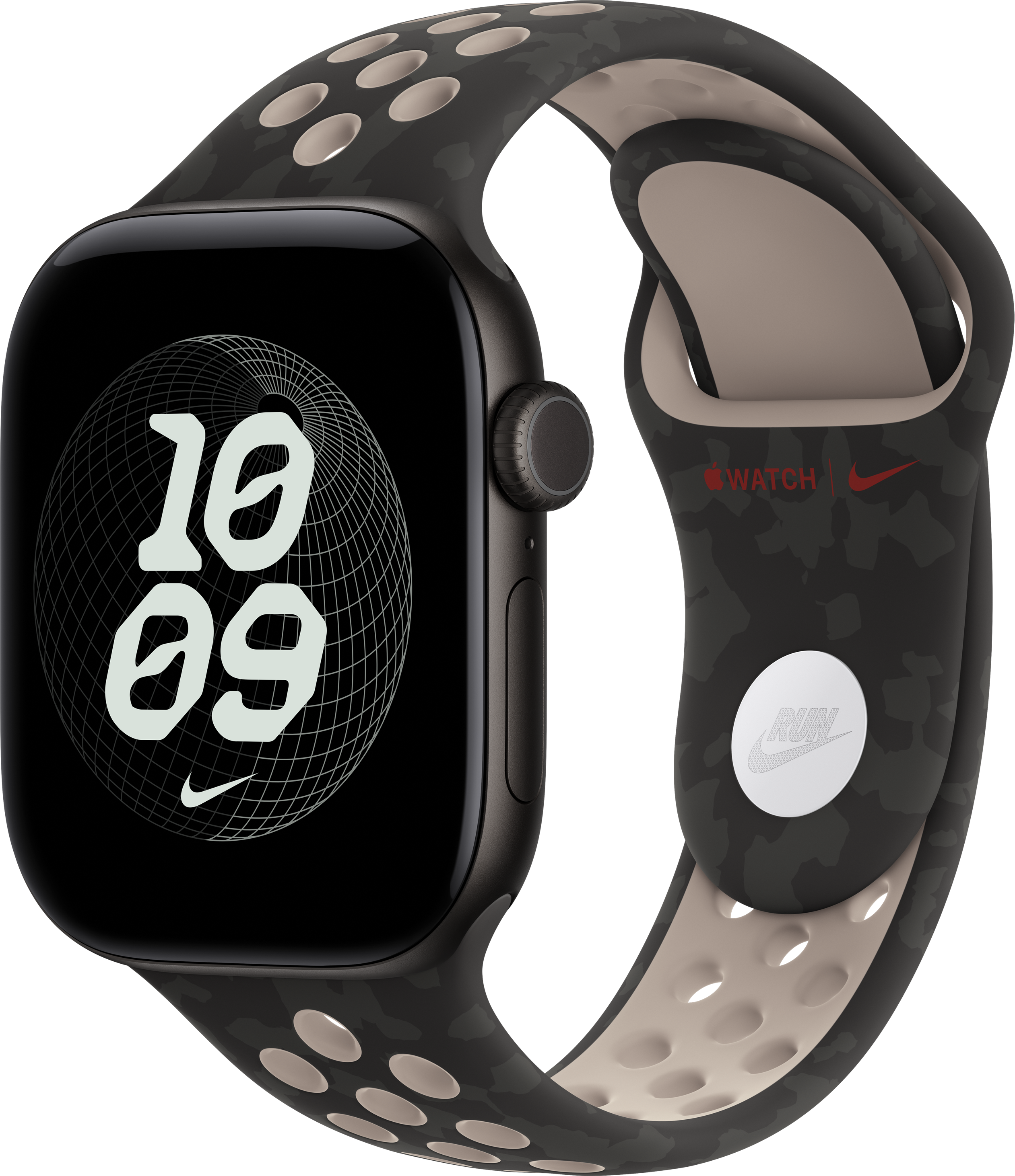 Une Apple Watch Nike noire avec bracelet à motifs et cadran numérique affichant 10:09 sur fond noir.
