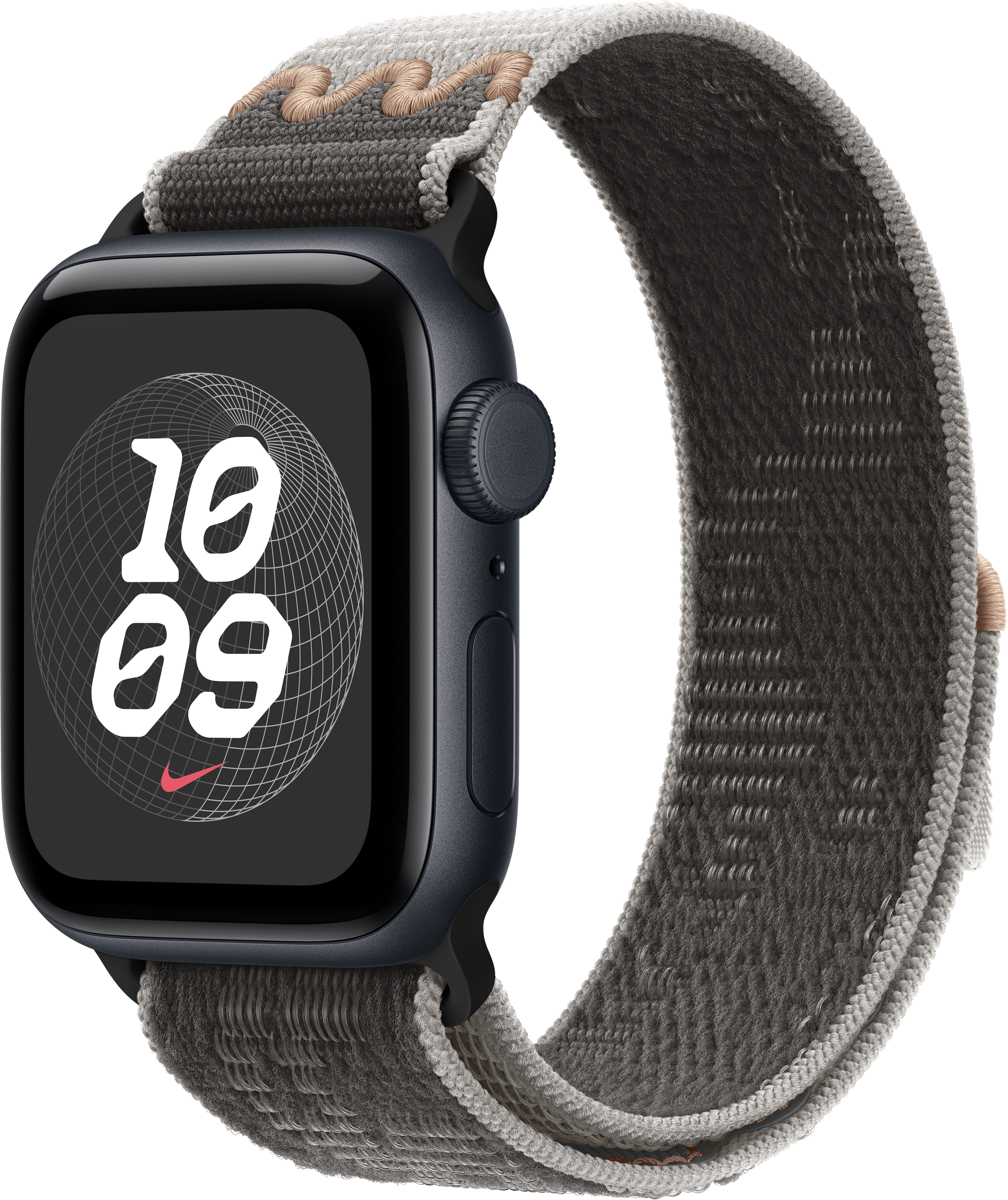 Une montre connectée grise avec un bracelet en tissu et un cadran numérique sur fond noir.