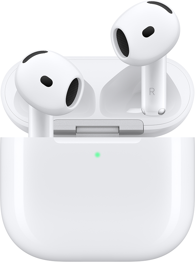 Fehér AirPods fülhallgatók nyitott töltőtokban, zölden világító LED-del fehér háttér előtt.