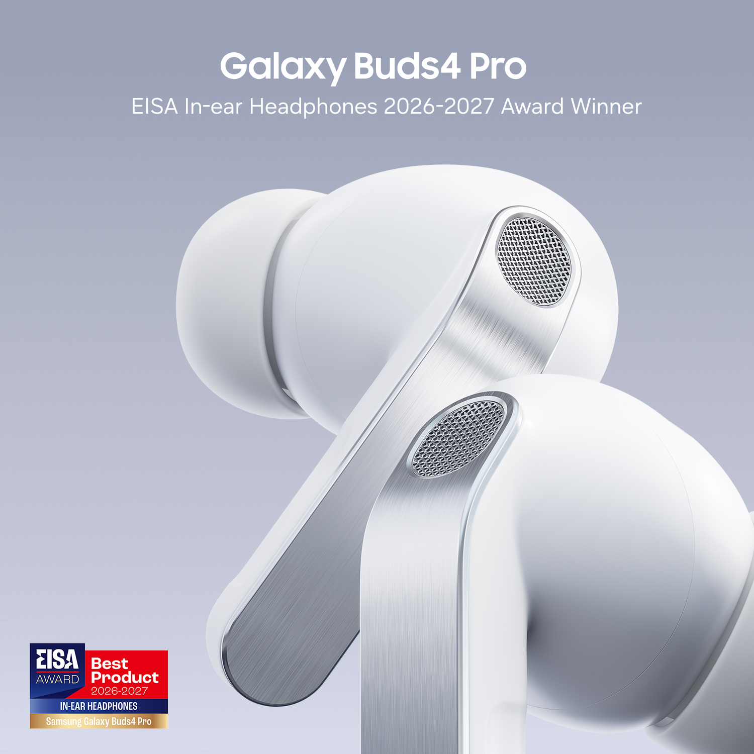Auriculares intrauditivos blancos Galaxy Buds4 Pro con detalles metálicos plateados y el premio EISA.