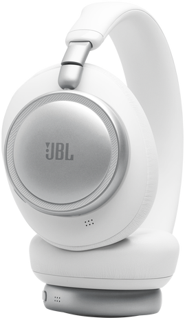 Fehér JBL fülhallgató ezüst logóval és részletekkel fekete háttér előtt.
