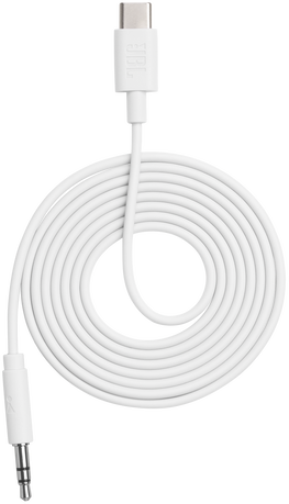 Egy feltekert fehér JBL kábel USB-C és 3,5 mm-es jack csatlakozóval fekete háttér előtt.