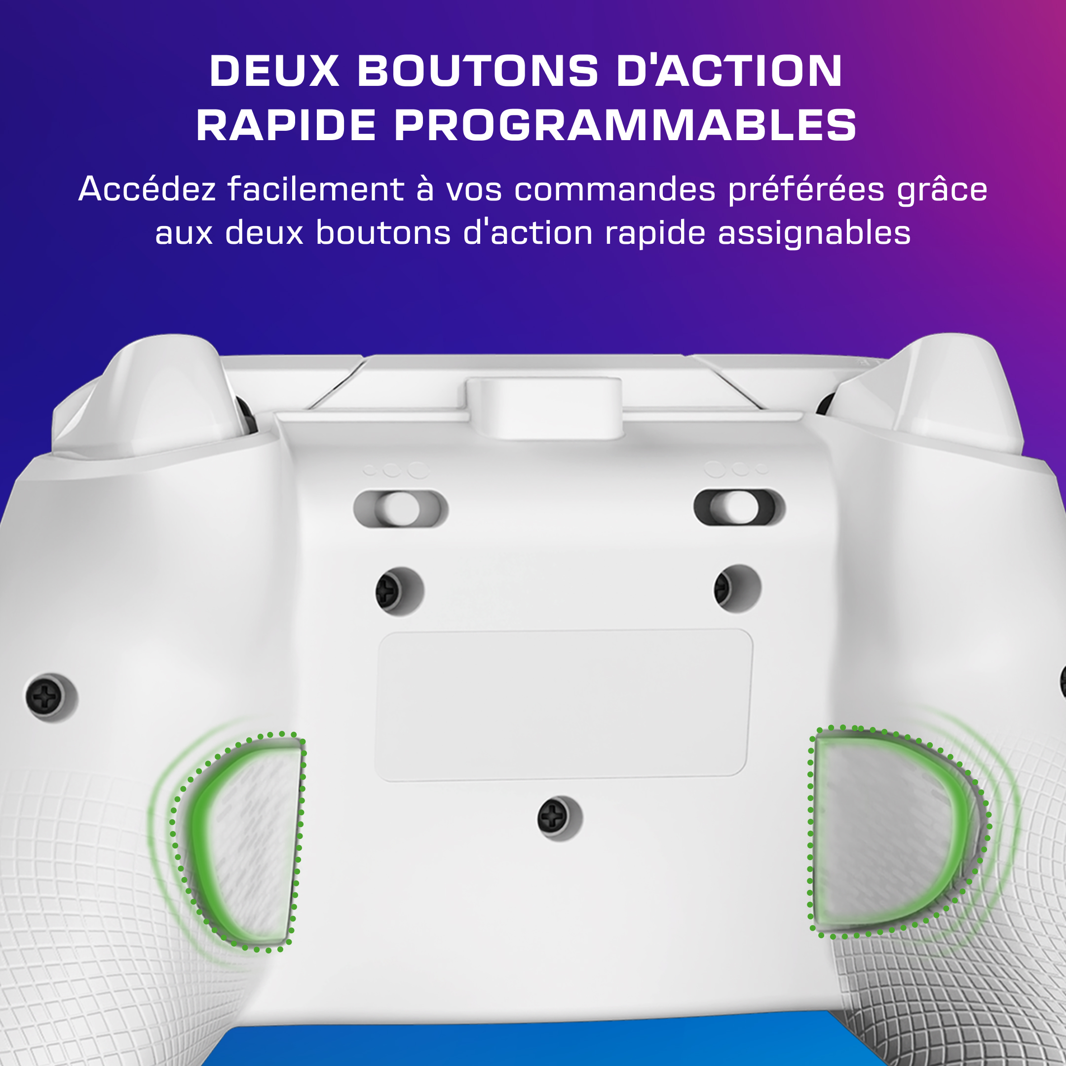 Dos d'une manette blanche avec deux boutons arrière programmables sur fond bleu-violet avec du texte en français.