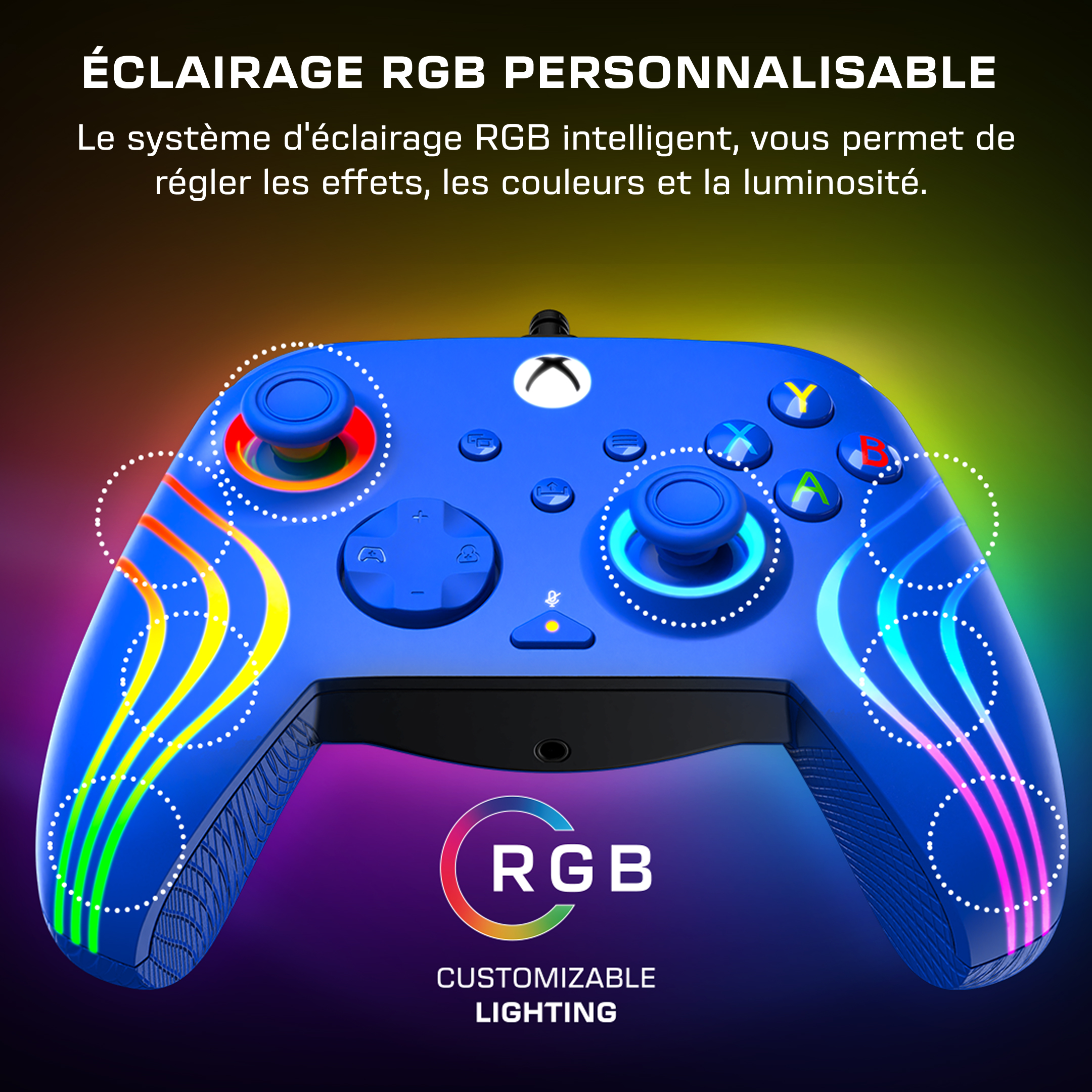 Une manette Xbox bleue avec éclairage RGB personnalisable, des bandes colorées et des anneaux lumineux autour des joysticks.
