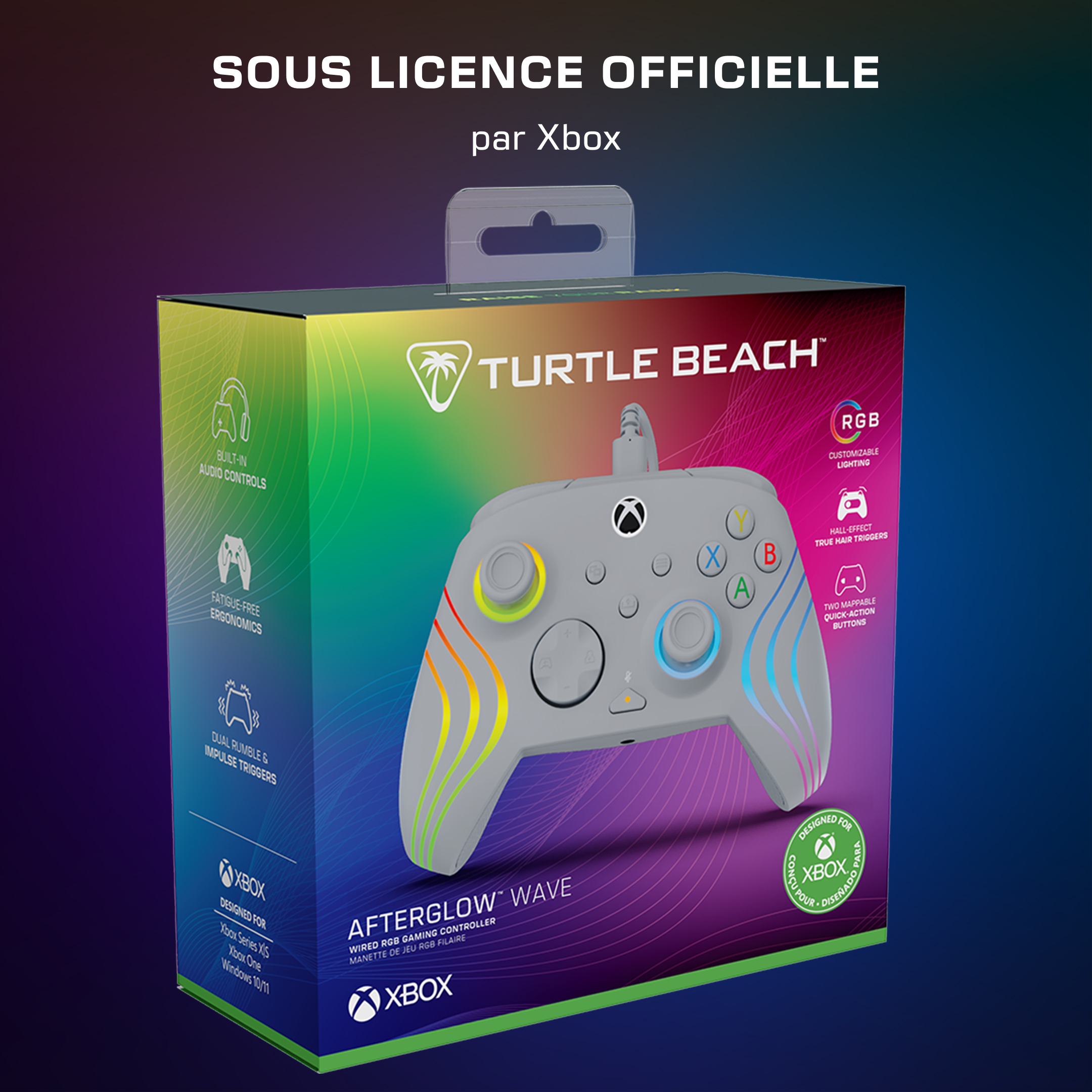 Boîte d'une manette Xbox grise avec lumières RGB et logo Turtle Beach sur fond sombre.