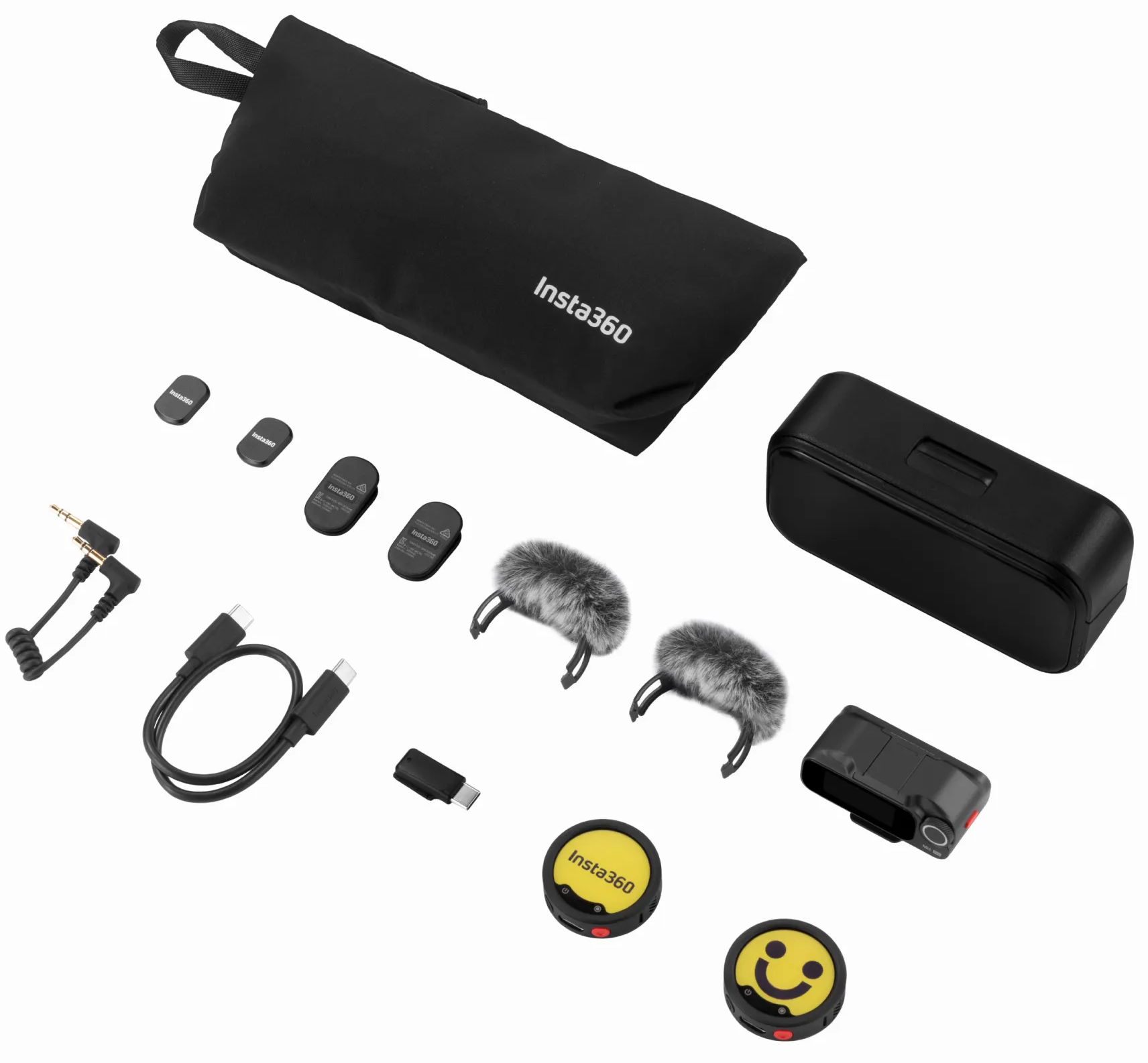 Insta360 mikrofon készlet fekete tokkal, dobozzal, két adóval, vevővel, kábelekkel és szélfogókkal.
