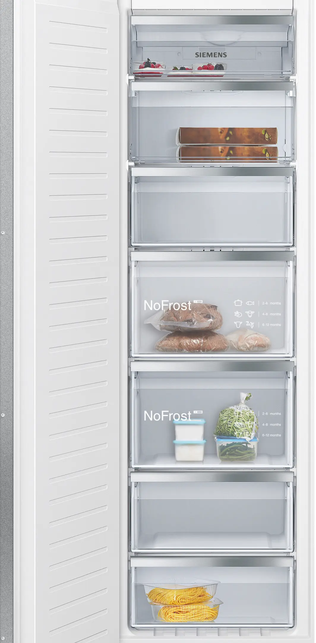 Congelador Siemens blanco abierto con múltiples cajones transparentes llenos de alimentos.