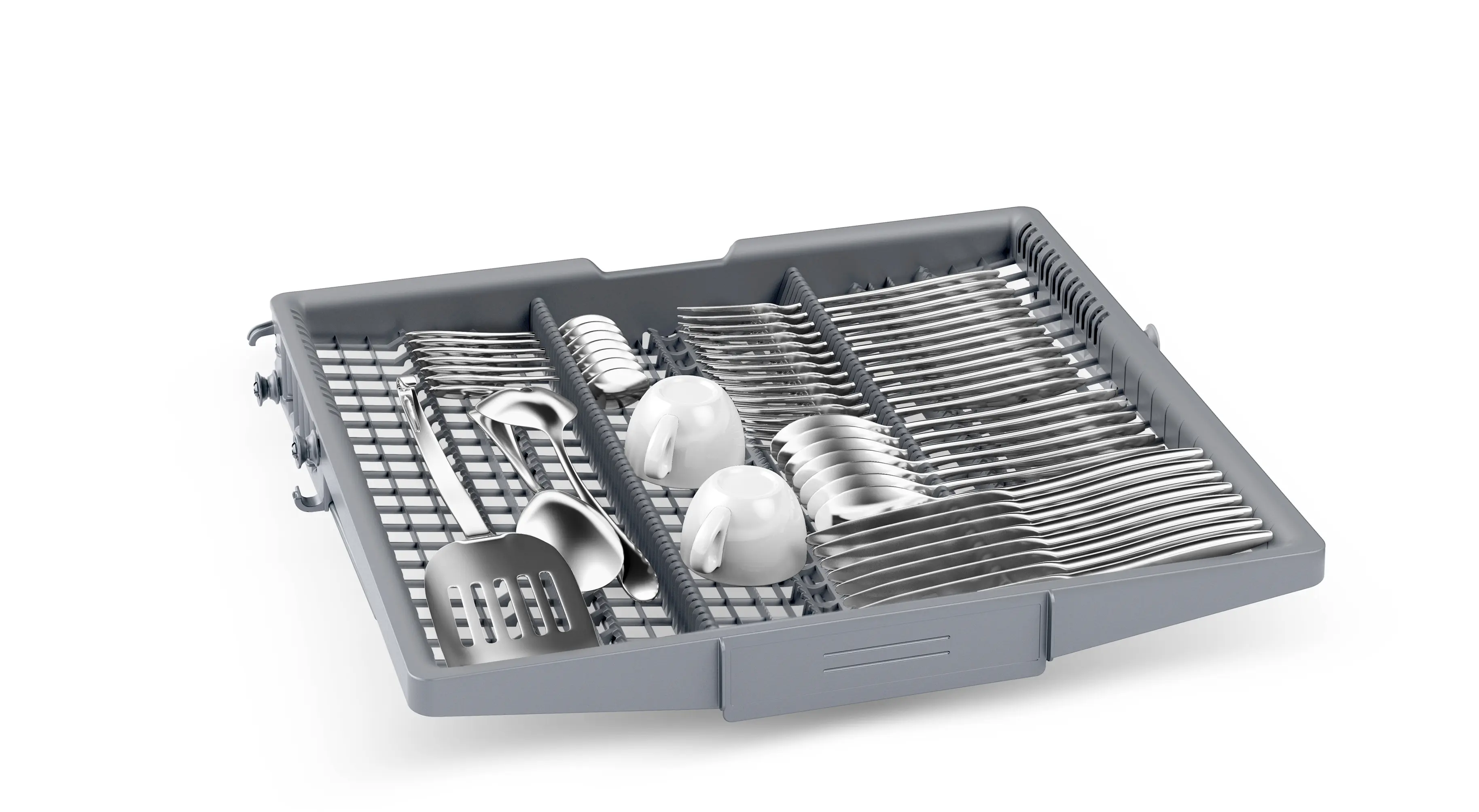 Cesta para cubiertos gris llena de cubiertos ordenados y dos tazas blancas pequeñas.
