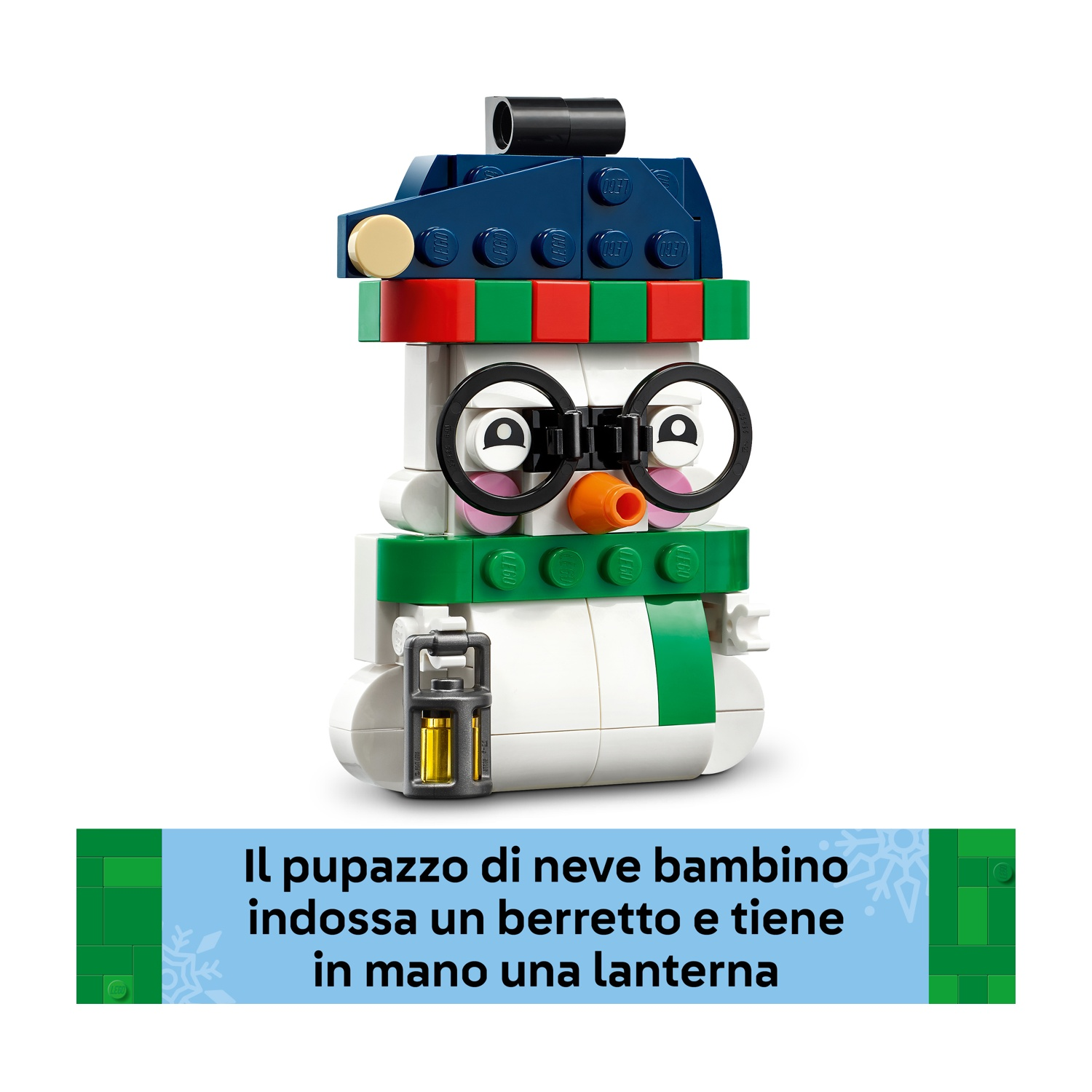 Un pupazzo di neve Lego con occhiali, cappello rosso e verde, sciarpa e una piccola lanterna.