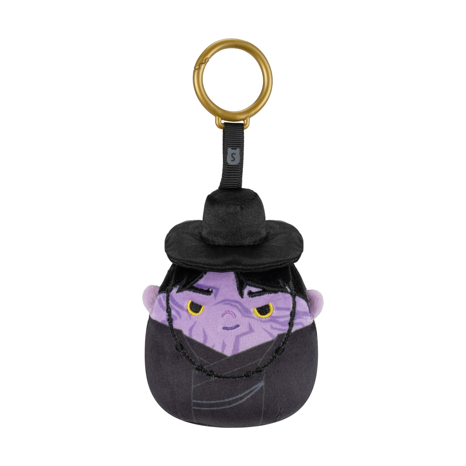 Un portachiavi di peluche viola con cappello nero su sfondo bianco.