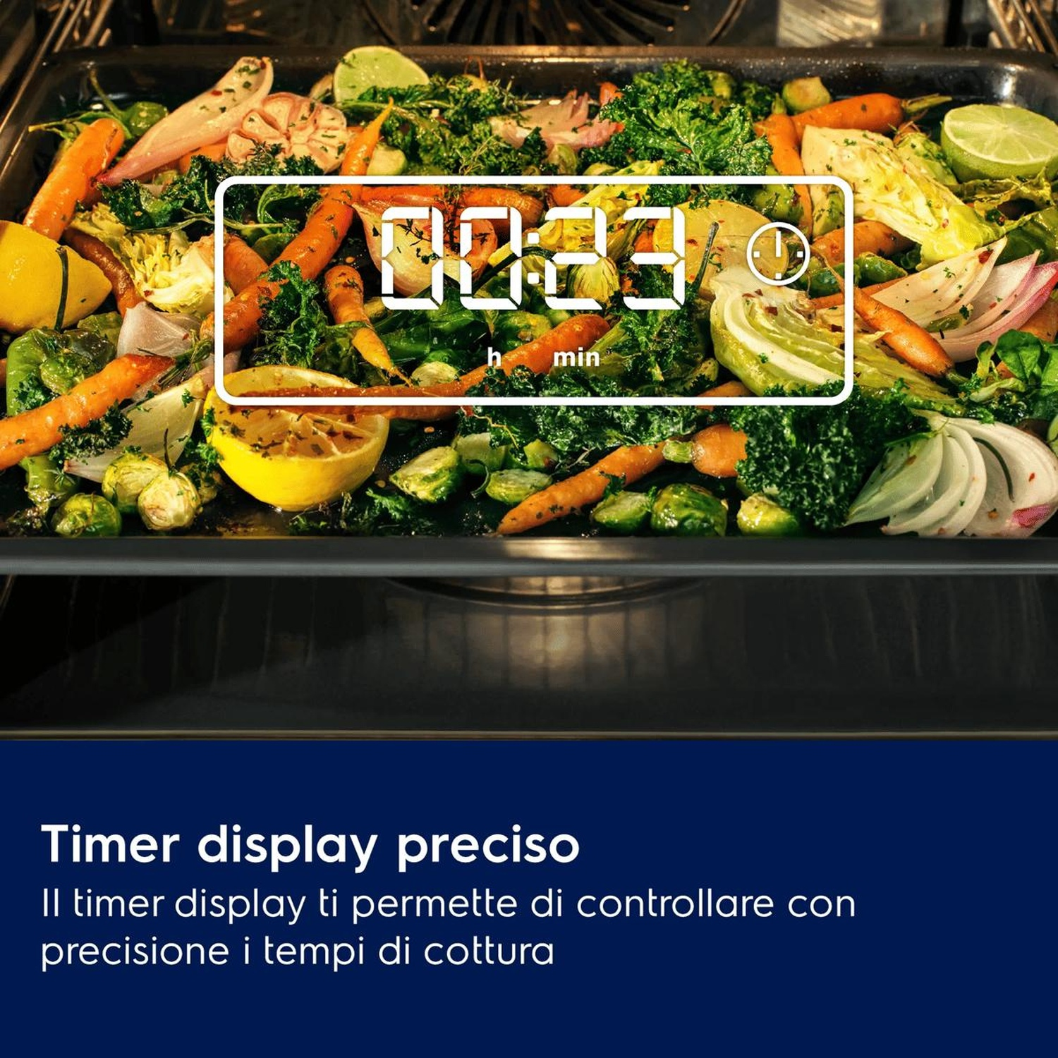 Verdure arrosto in forno con timer digitale in primo piano.