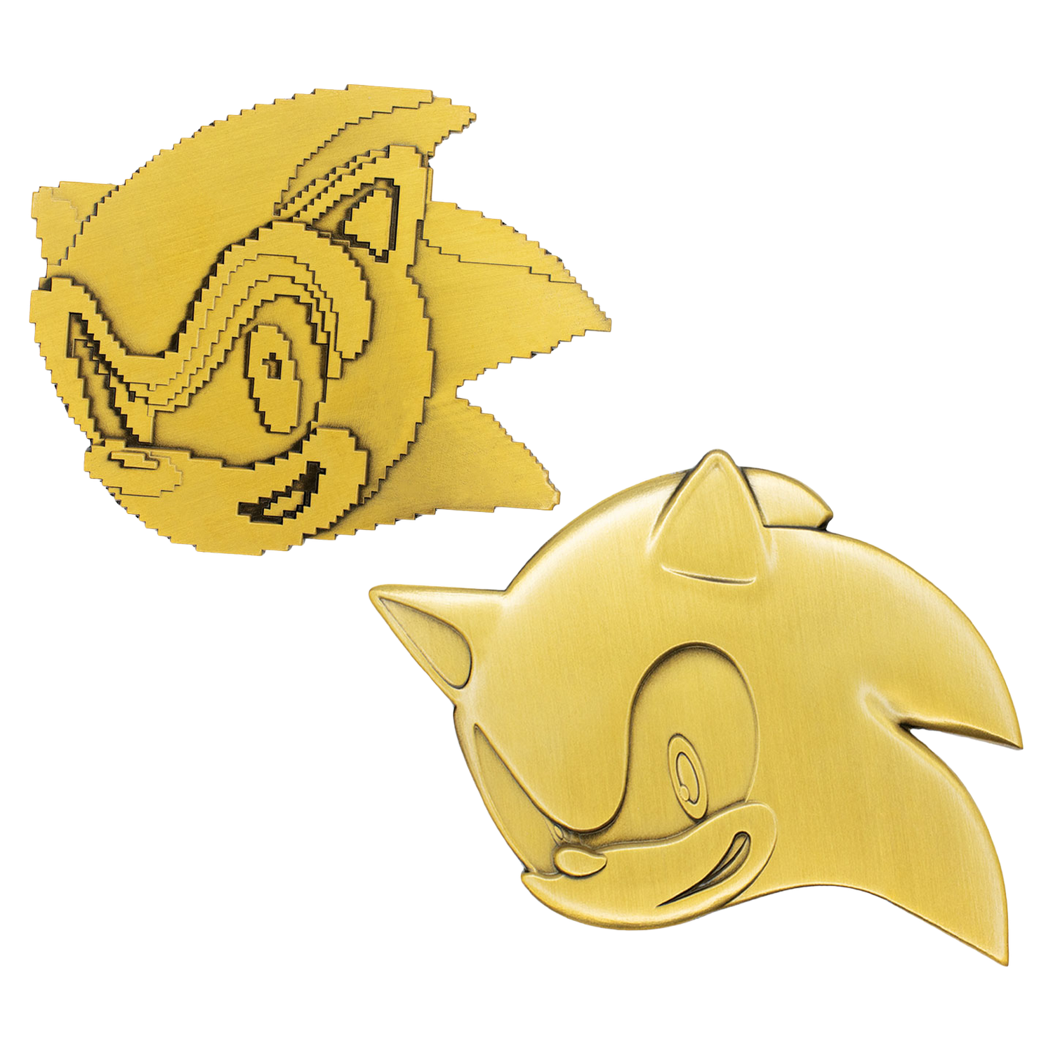 Dos relieves metálicos dorados de la cabeza de Sonic sobre fondo negro.
