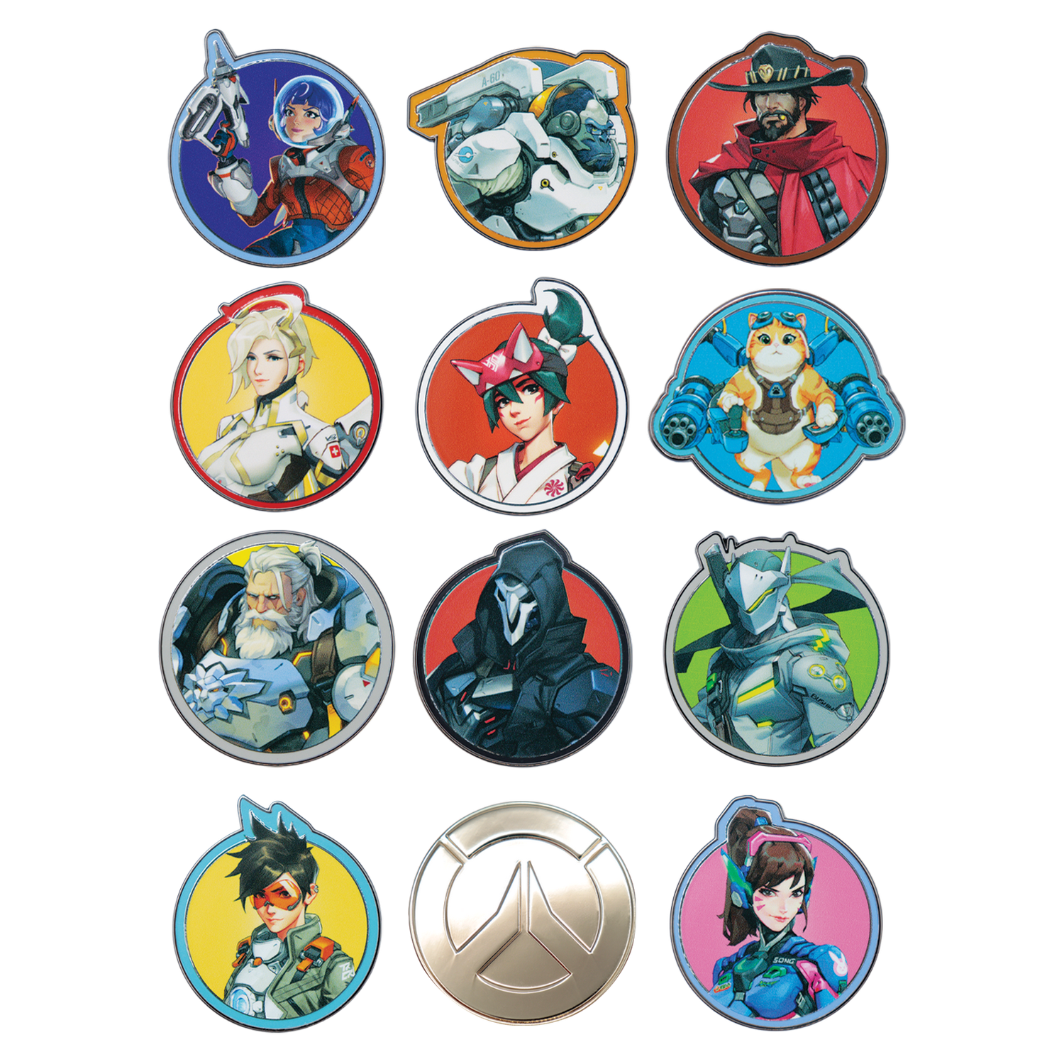 Doce pines de personajes de Overwatch y un emblema de logo plateado sobre fondo negro.
