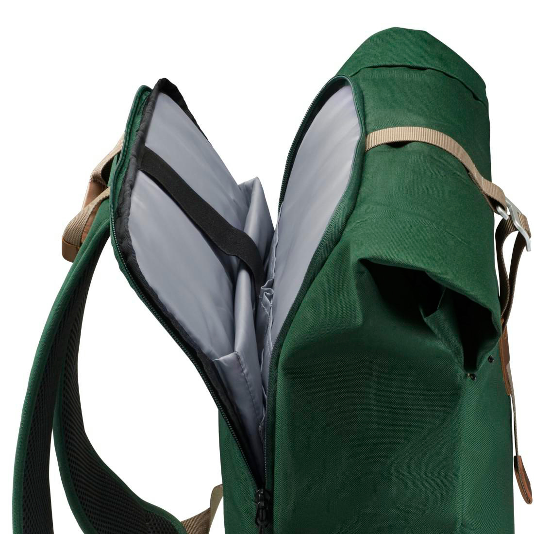 Offener grüner Rucksack mit hellbraunen Riemen und grauem Innenfutter.