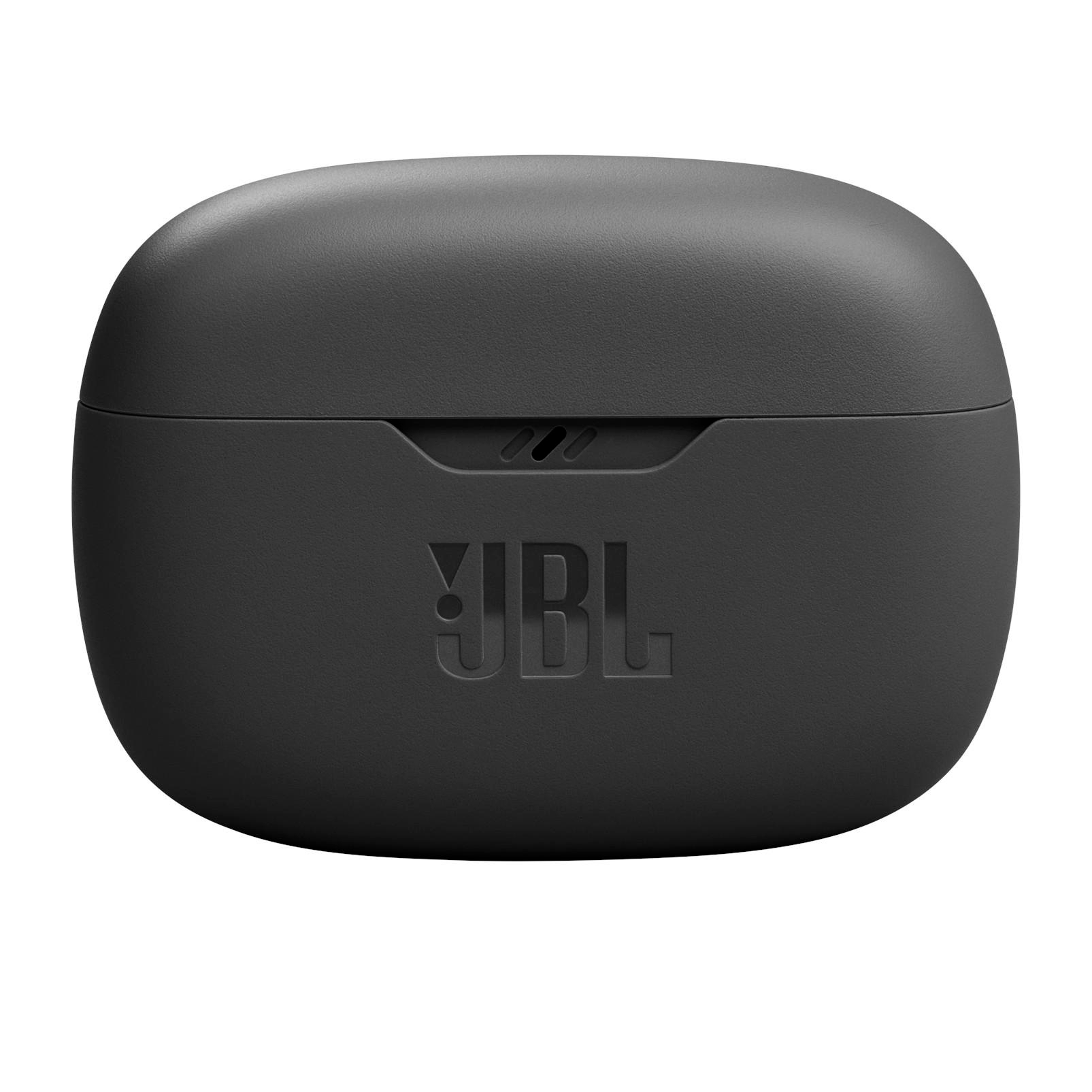 Ein geschlossenes graues JBL Kopfhörer-Ladecase mit eingeprägtem Logo und drei Status-LEDs auf weißem Hintergrund.
