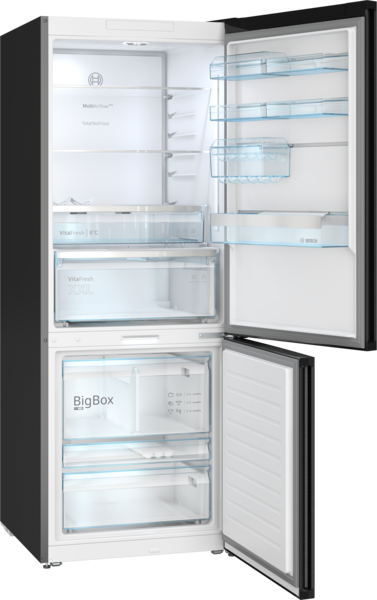 Rafları ve şeffaf çekmeceleri olan açık, modern bir Bosch buzdolabı.