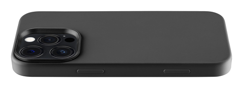 Un teléfono inteligente negro mate con funda protectora descansa sobre una superficie blanca con la cámara visible.