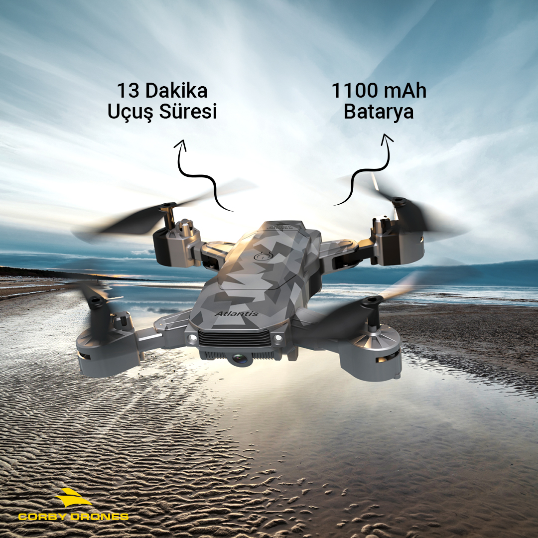 Kumsal üzerinde uçan gri renkli Atlantis drone ve 13 dakika uçuş süresi ile 1100 mAh pil metni.