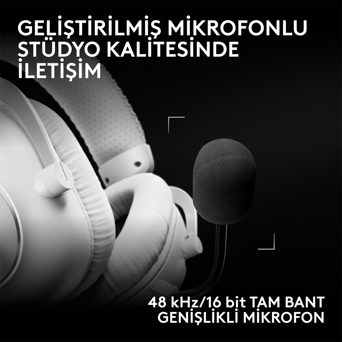 Koyu arkaplanda Türkçe yazılı, mikrofonlu beyaz oyuncu kulaklığının yakın planı.