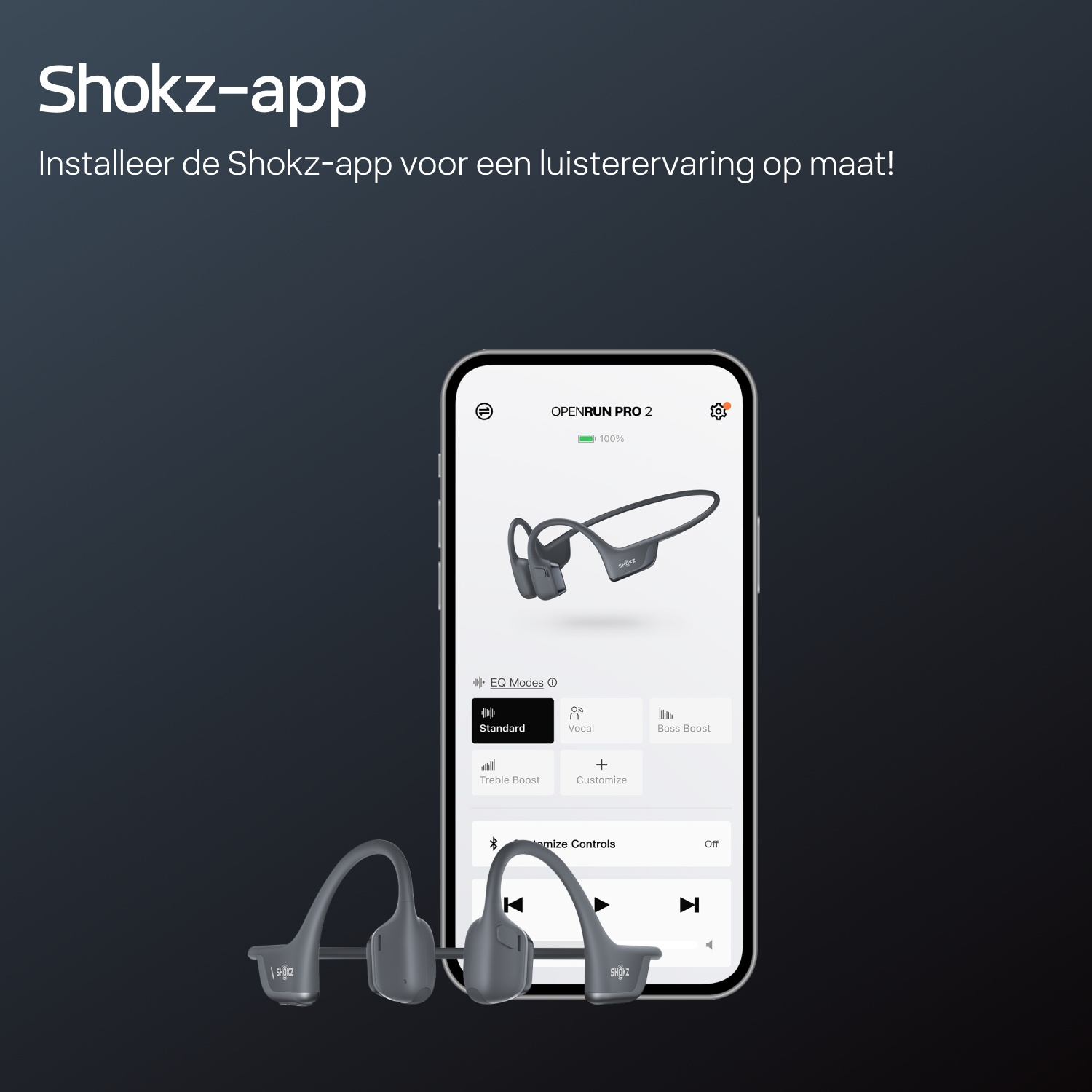 Smartphone met Shokz-app naast grijze koptelefoon met beengeleiding op een donkere achtergrond.