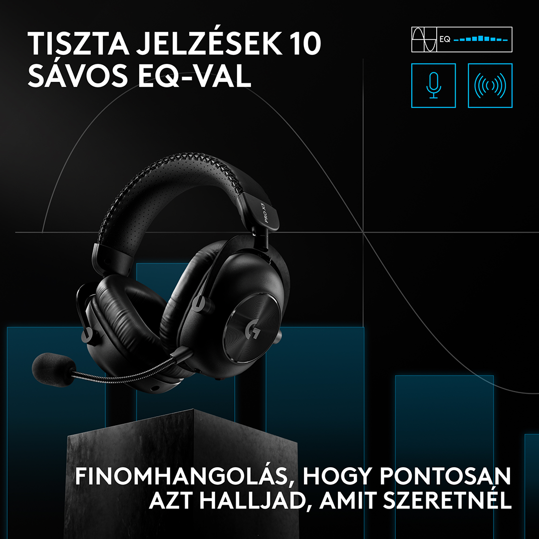 Fekete gaming headset mikrofonnal egy dobogón, kék grafikus háttérrel és magyar felirattal.