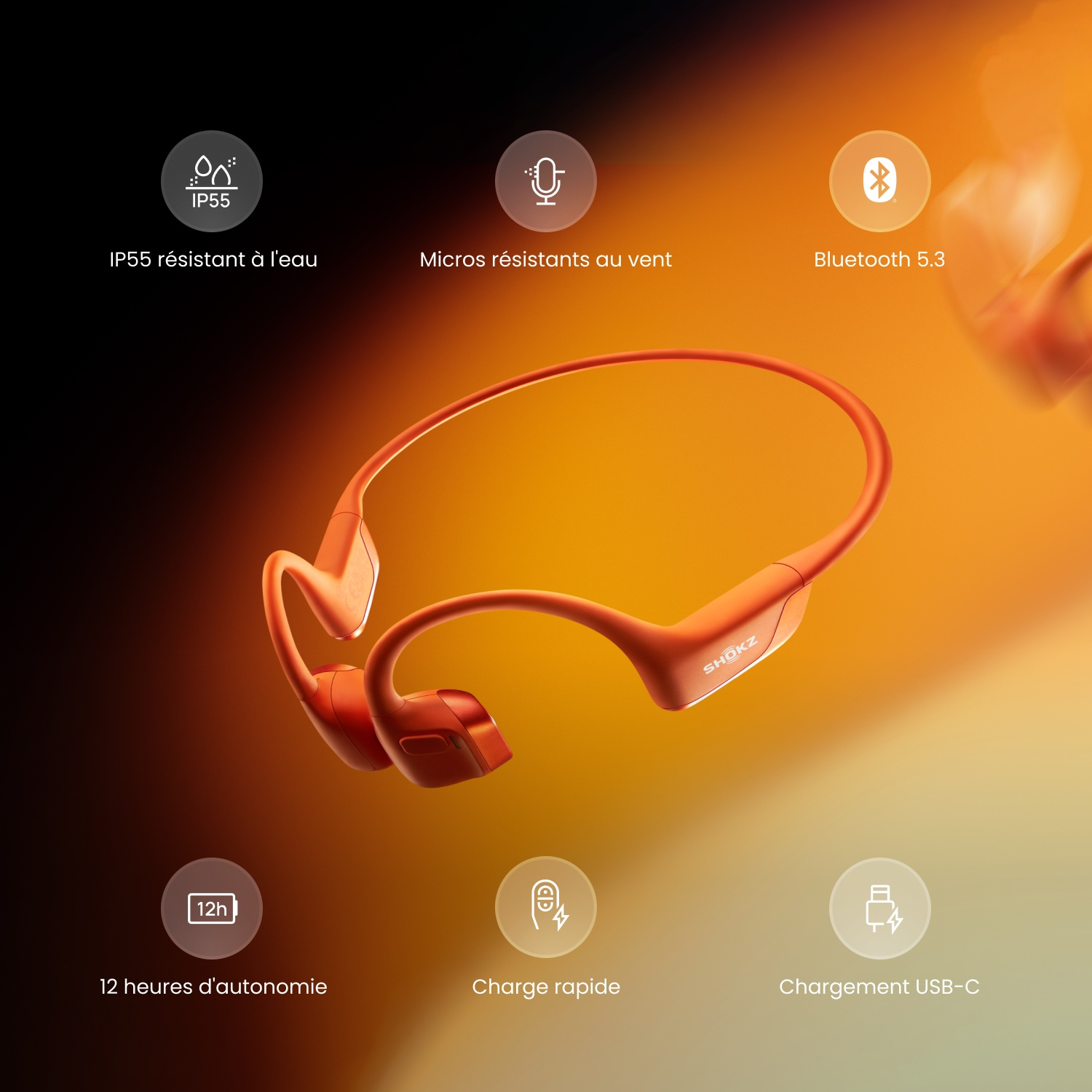 Écouteurs Shokz orange sur fond orange et noir, avec six icônes représentant les caractéristiques du produit.