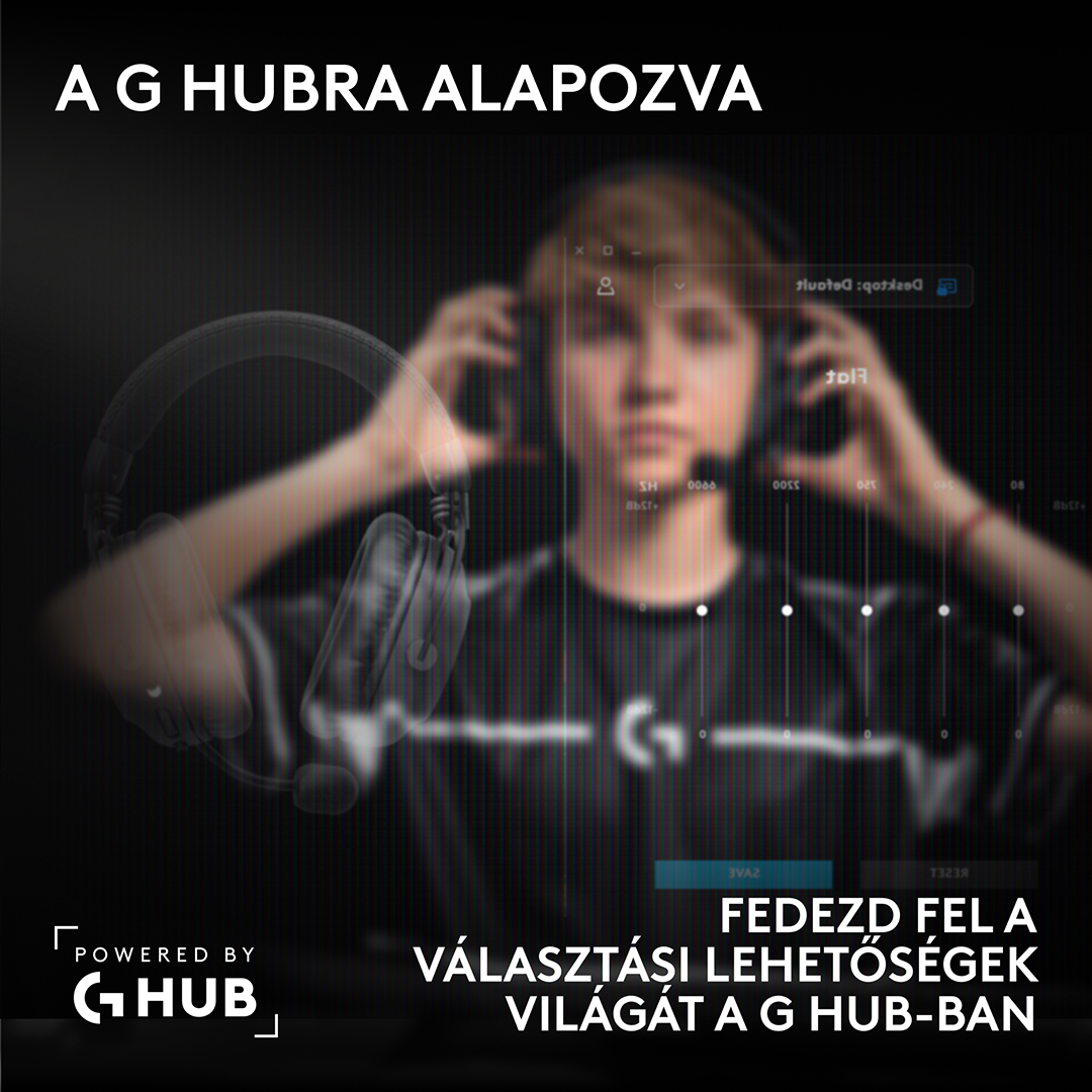 Gamer fejhallgatóban a G HUB logós szoftverfelület előtt.