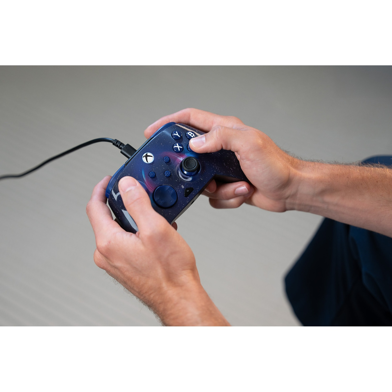 TURTLE BEACH Manette filaire avancée Rematch – Dark Cosmos Reveal (Xbox Series)