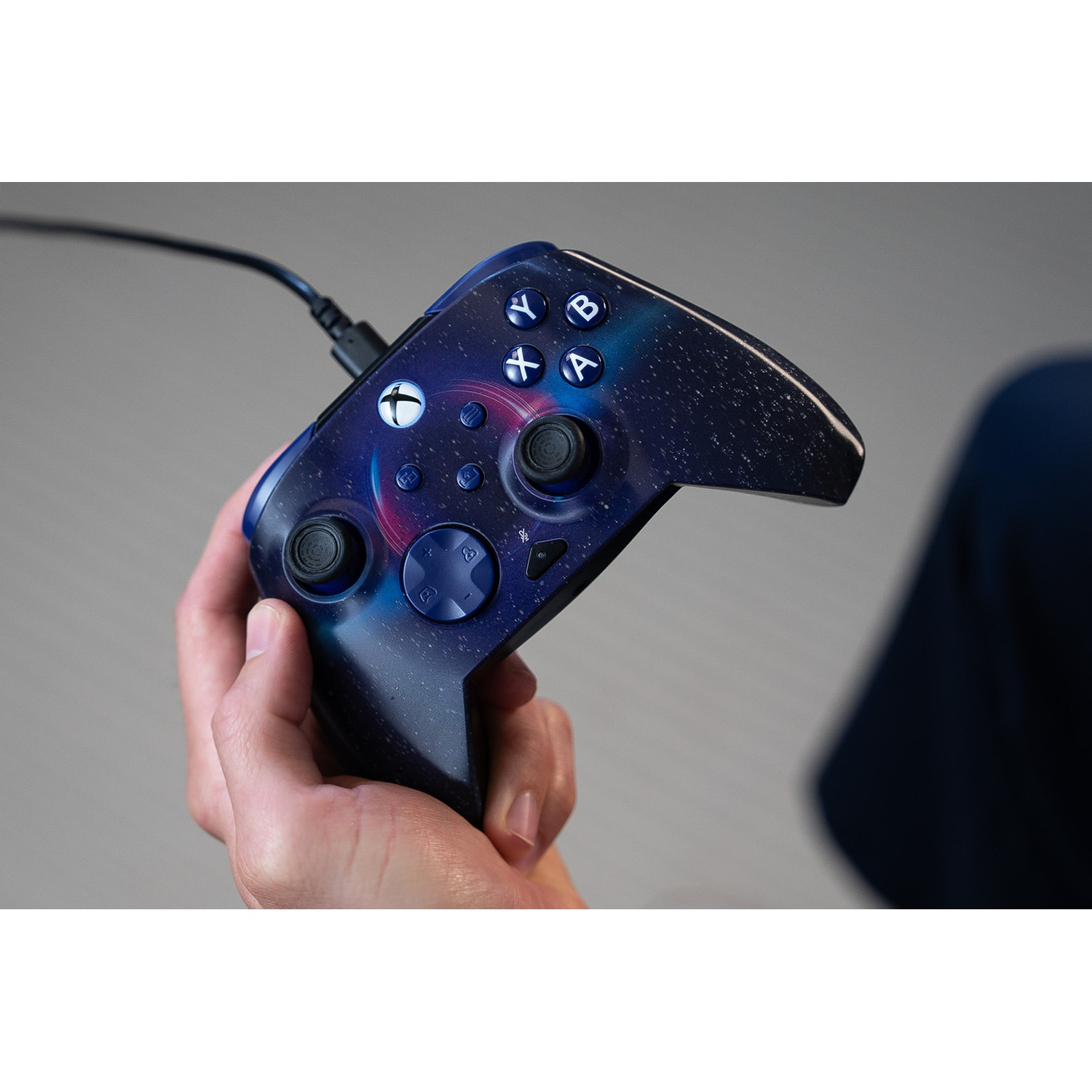 TURTLE BEACH Manette filaire avancée Rematch – Dark Cosmos Reveal (Xbox Series)