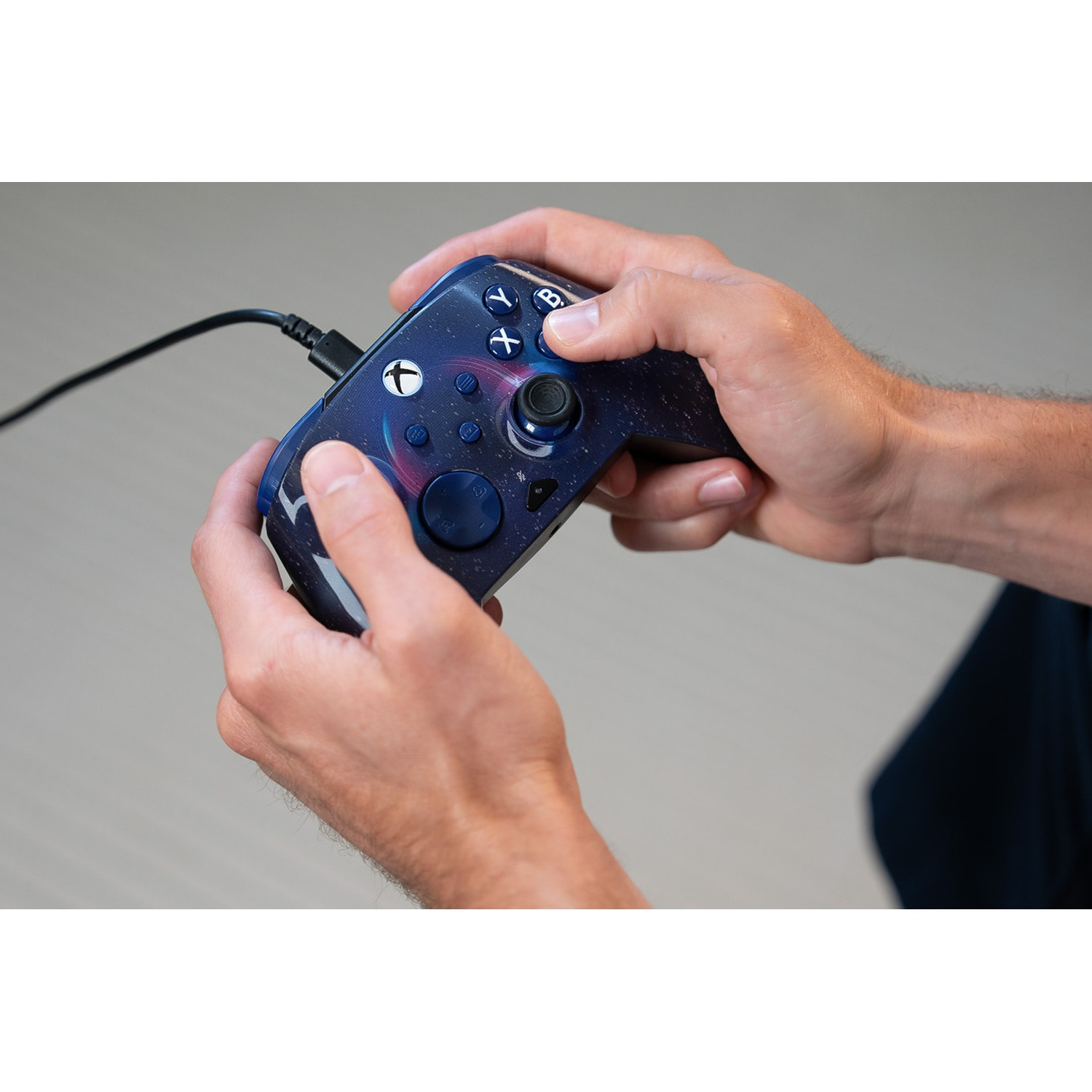 TURTLE BEACH Manette filaire avancée Rematch – Dark Cosmos Reveal (Xbox Series)