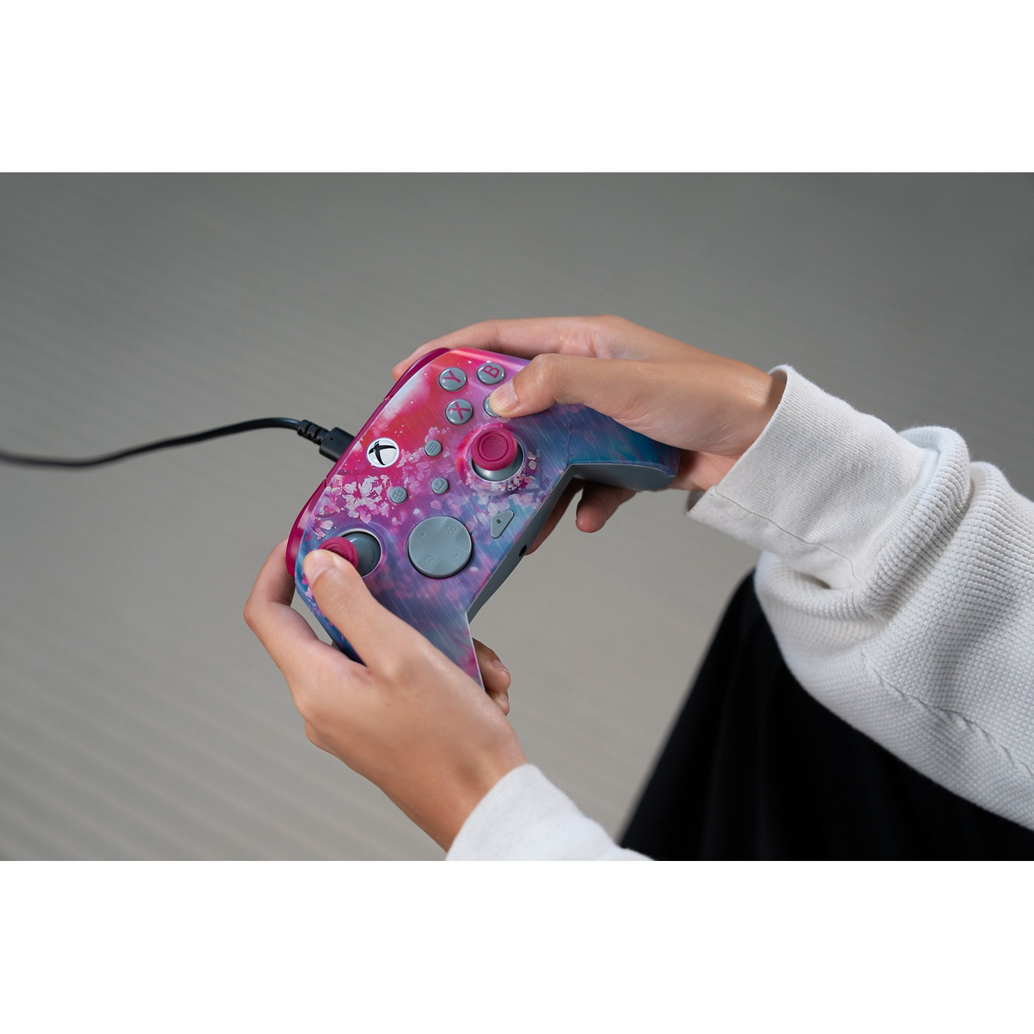 TURTLE BEACH Manette filaire avancée Rematch – Kyoto Bloom Reveal (Xbox Series)
