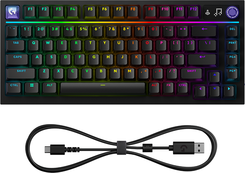 Fekete mechanikus billentyűzet élénk RGB háttérvilágítással és a hozzá tartozó USB-C töltőkábellel alatta.