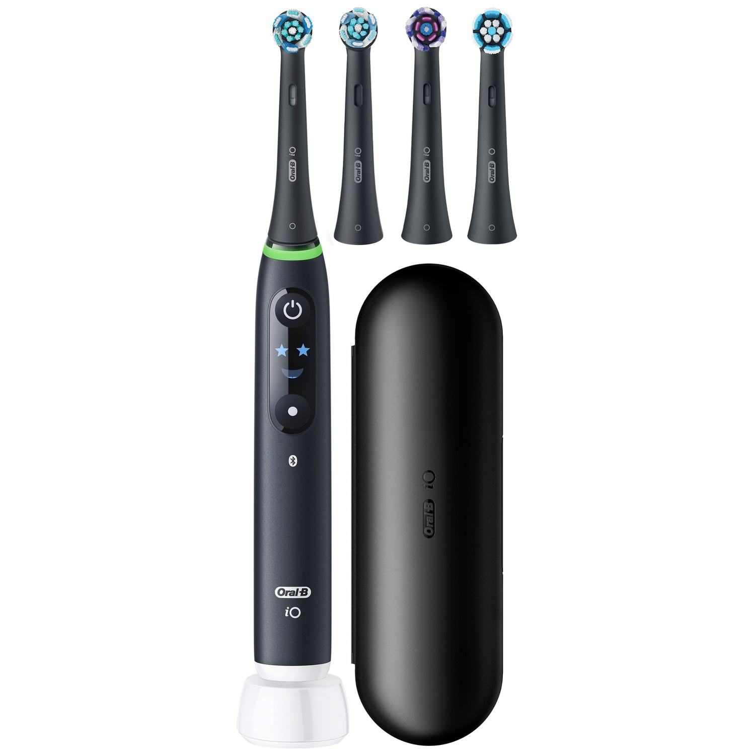 Une brosse à dents électrique Oral-B iO noire avec base de charge, quatre têtes et un étui sur fond blanc.