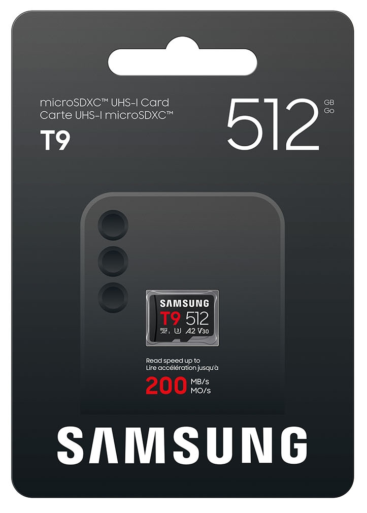 Samsung T9 512GB microSDXC memóriakártya az eredeti csomagolásában, sötét háttér előtt.