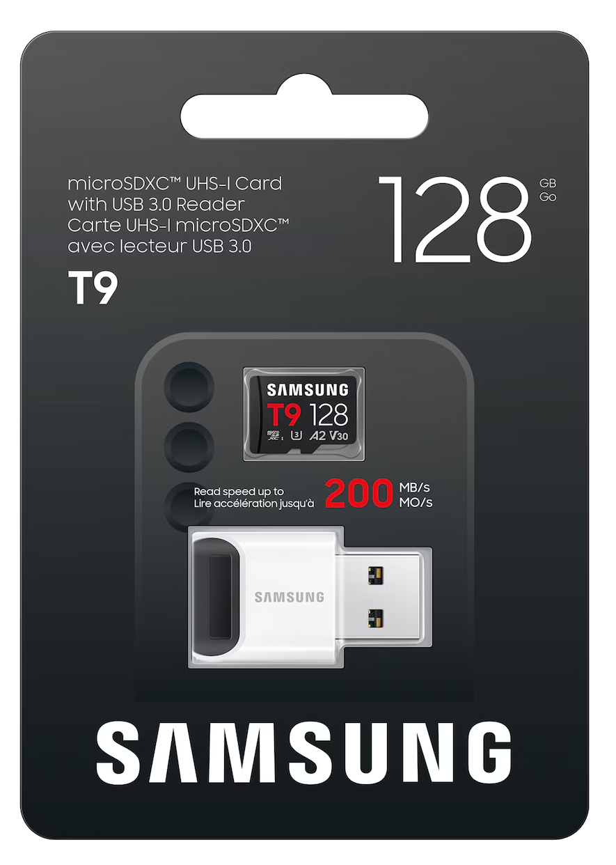 Samsung 128 GB-os microSDXC kártya USB 3.0 olvasóval fekete csomagolásban.