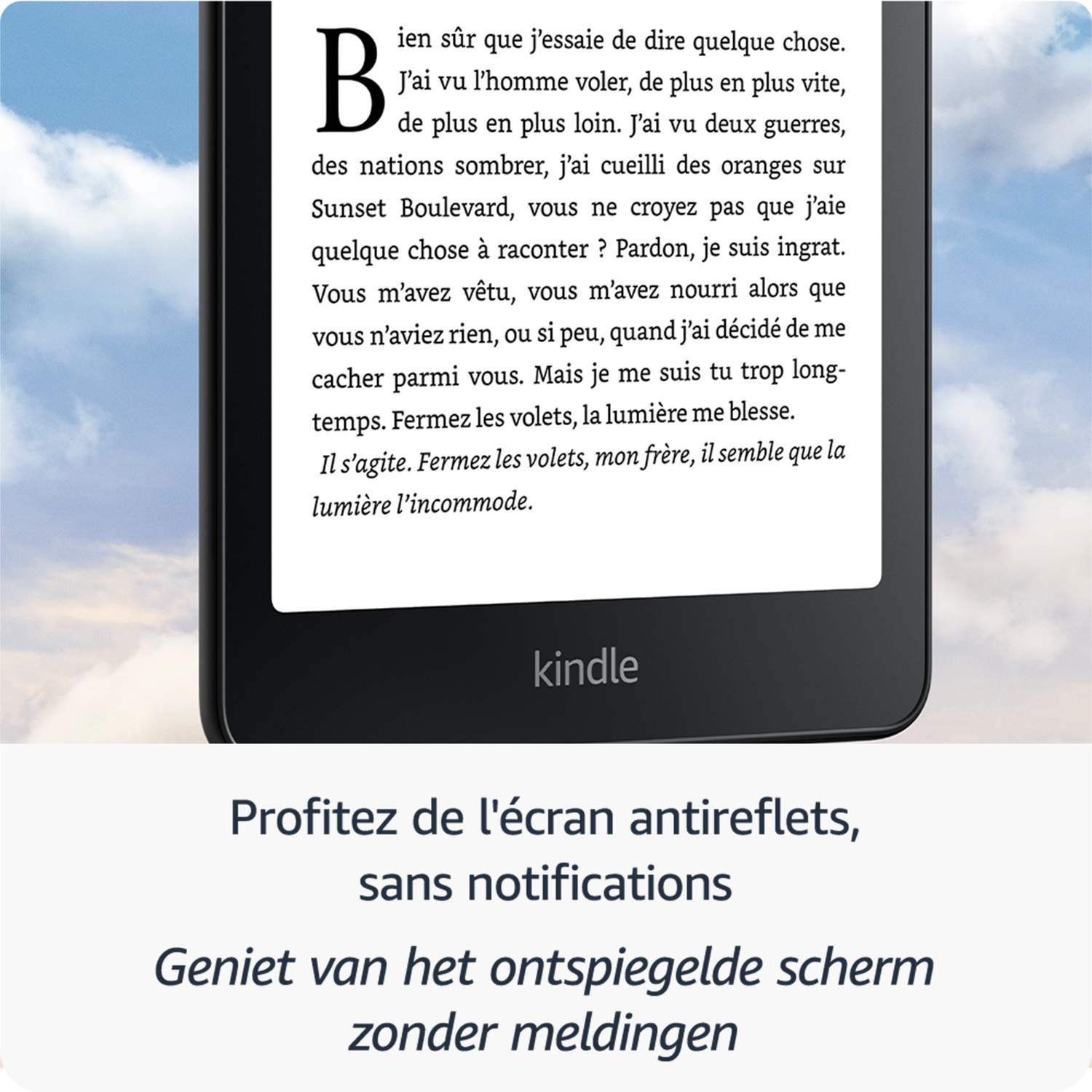 Une liseuse Kindle noire affichant du texte français sur fond de ciel nuageux, avec du texte promotionnel.
