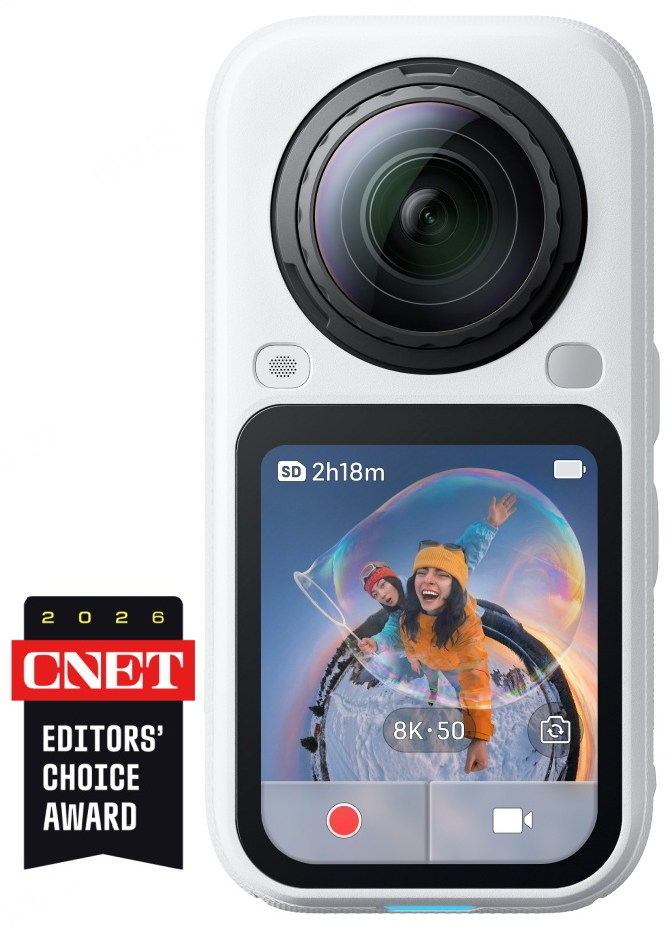 Caméra d'action blanche avec grand objectif rond et écran tactile, à côté du prix CNET Editors' Choice.