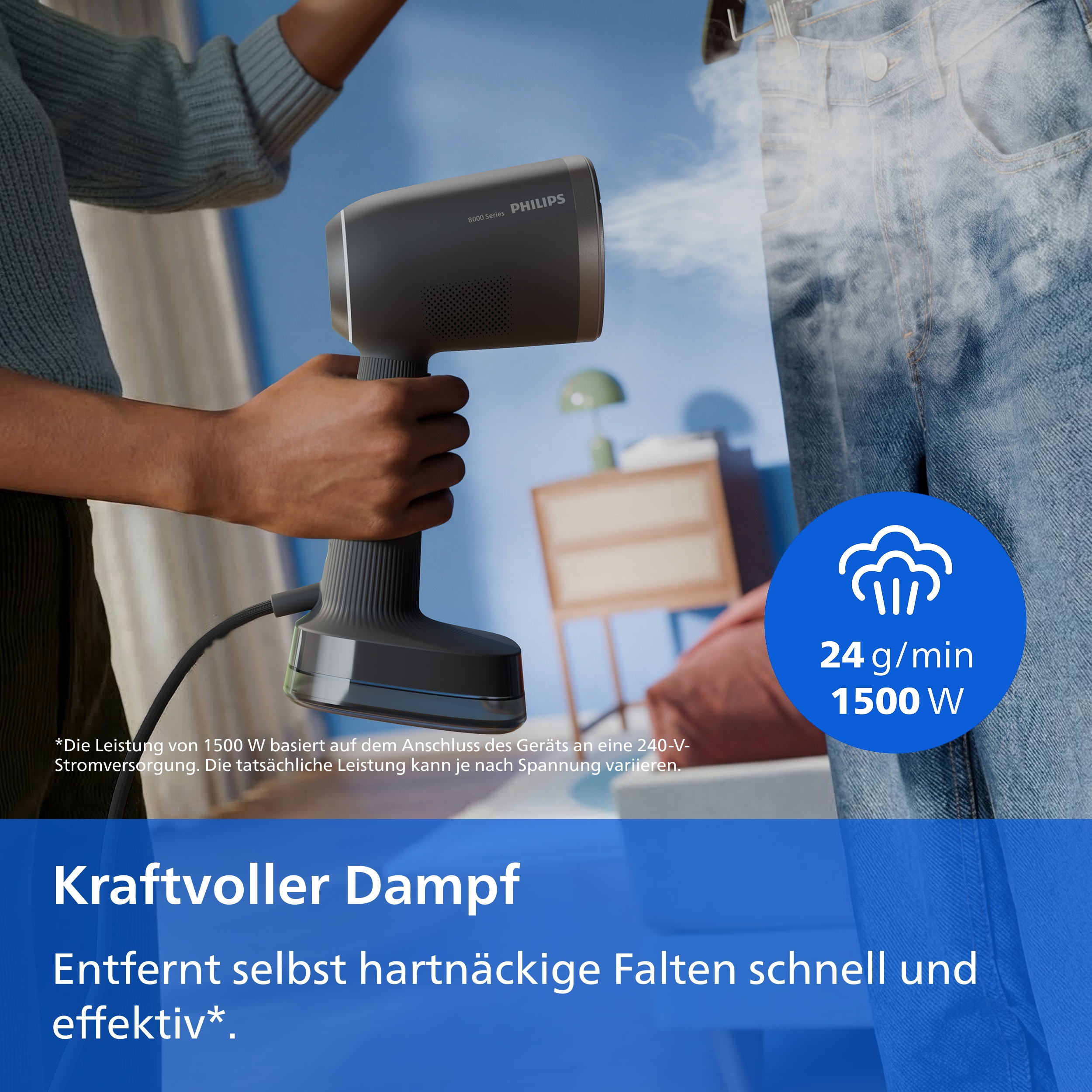 Eine Person nutzt einen grauen Philips Handdampfgarer an hängenden Jeans, mit Text und Symbolen im Bild.