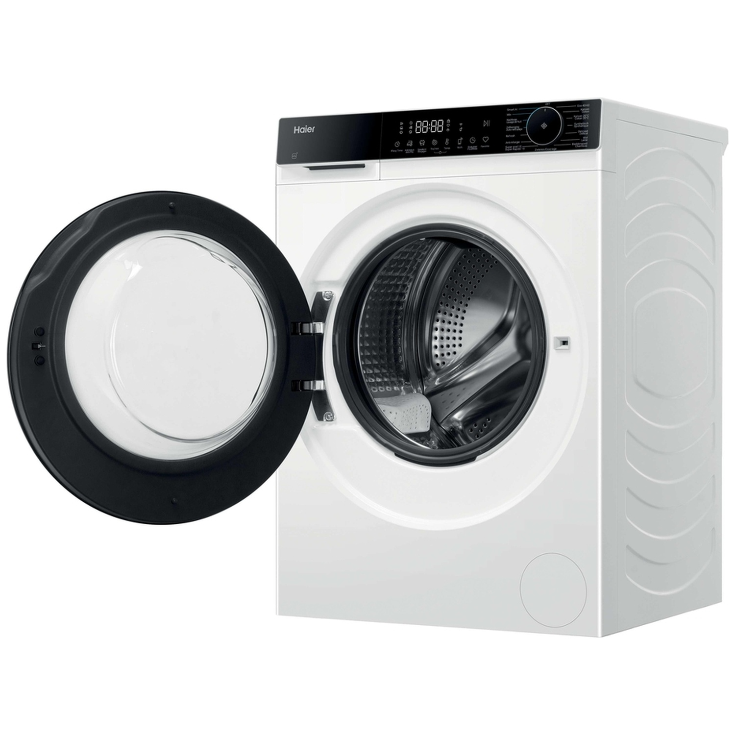 Een witte Haier wasmachine met een open zwarte glazen deur en digitaal display.