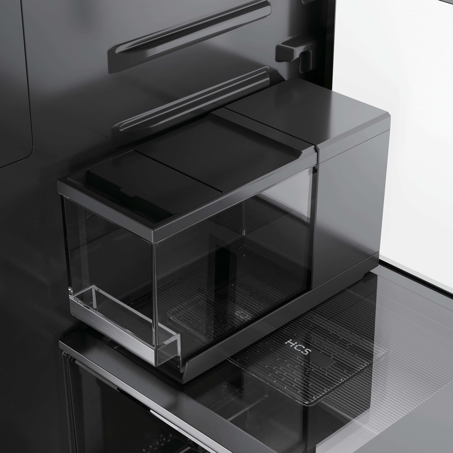 Een modern zwart en glazen apparaatonderdeel staat op een reflecterend oppervlak.