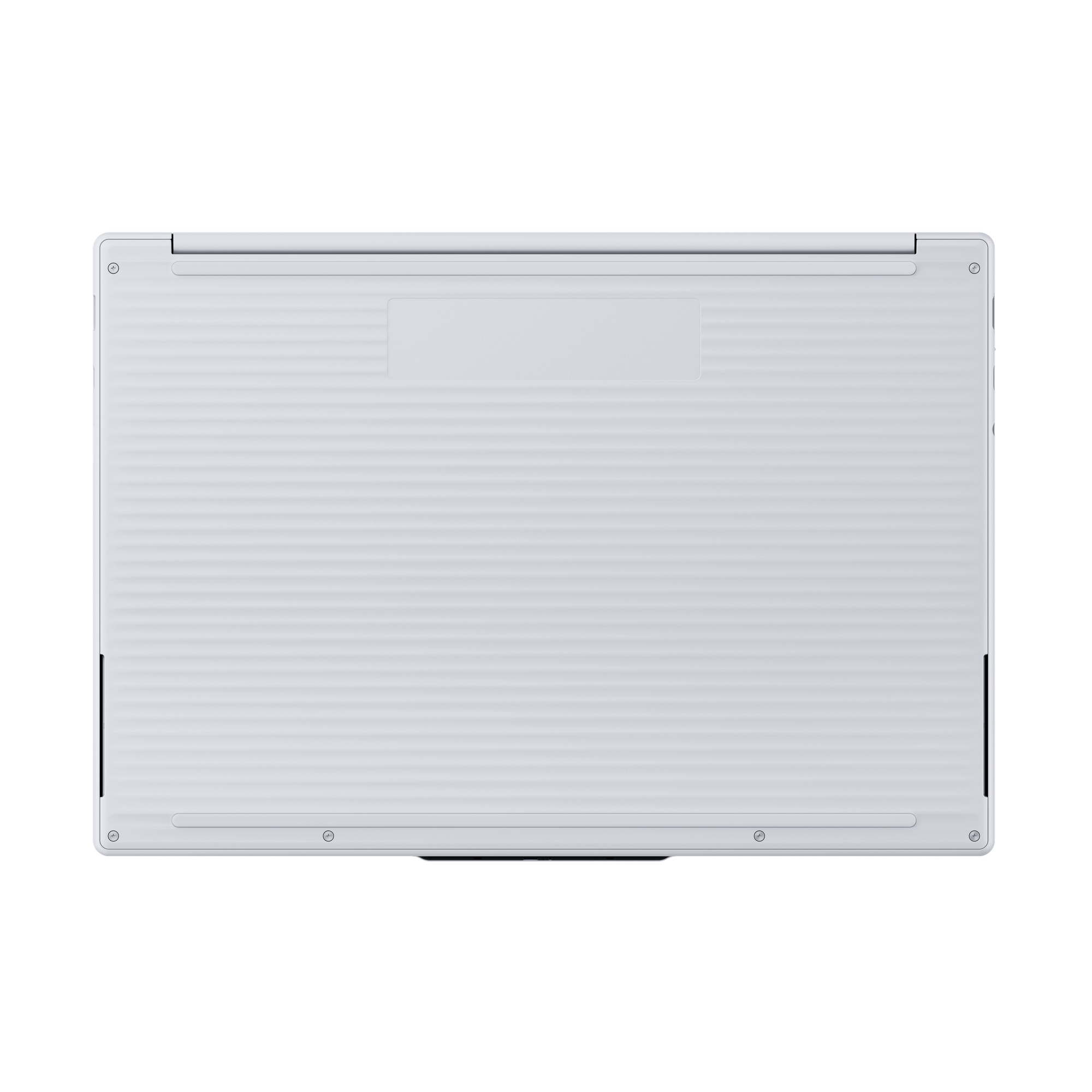 Unterseite eines weißen Laptops mit gerippter Oberfläche und vier Schrauben.