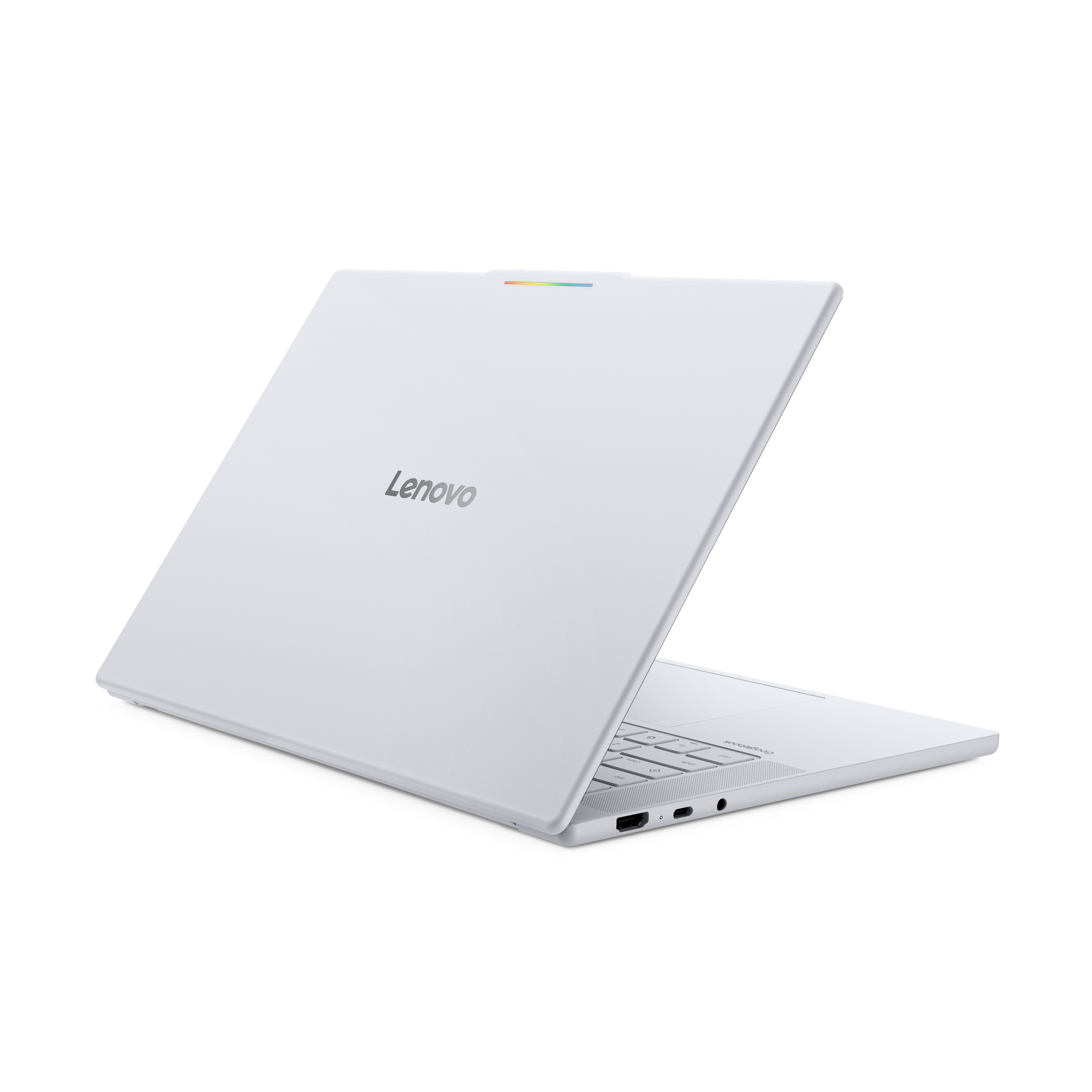Ein weißer Lenovo-Laptop steht auf einer weißen Oberfläche mit geschlossenem Display und sichtbarem Logo.