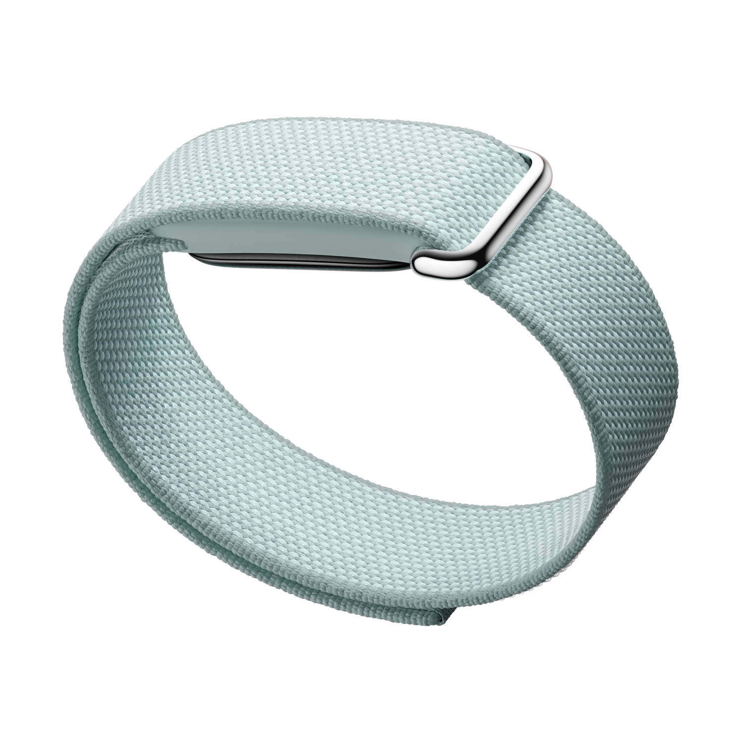 Un cinturino per fitness tracker in tessuto azzurro con fibbia in metallo argento su sfondo bianco.
