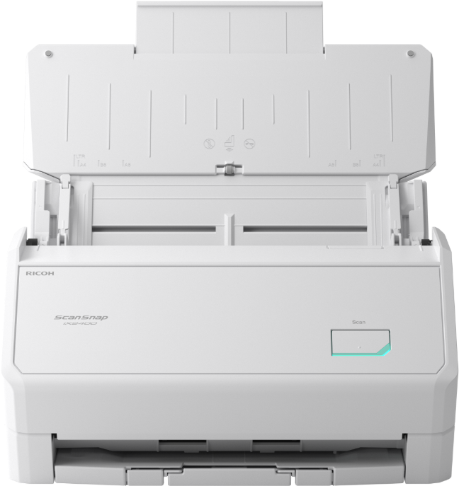 Egy fehér Ricoh ScanSnap dokumentumszkenner látható elölről fekete háttér előtt.