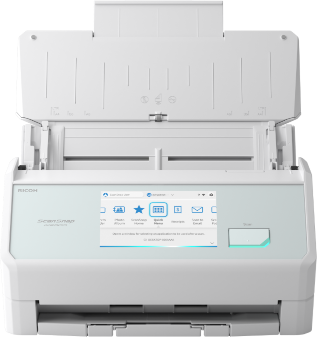 Fehér Ricoh ScanSnap dokumentumszkennel nyitott papírtálcával és érintőképernyővel.