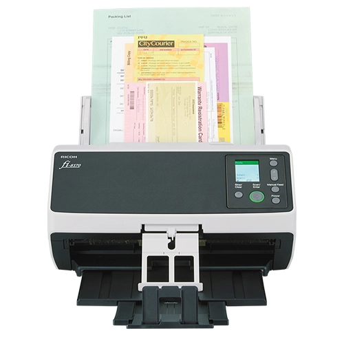 Egy Ricoh szkenner felülről tölti be a dokumentumokat, jobb oldalon vezérlőképernyővel.